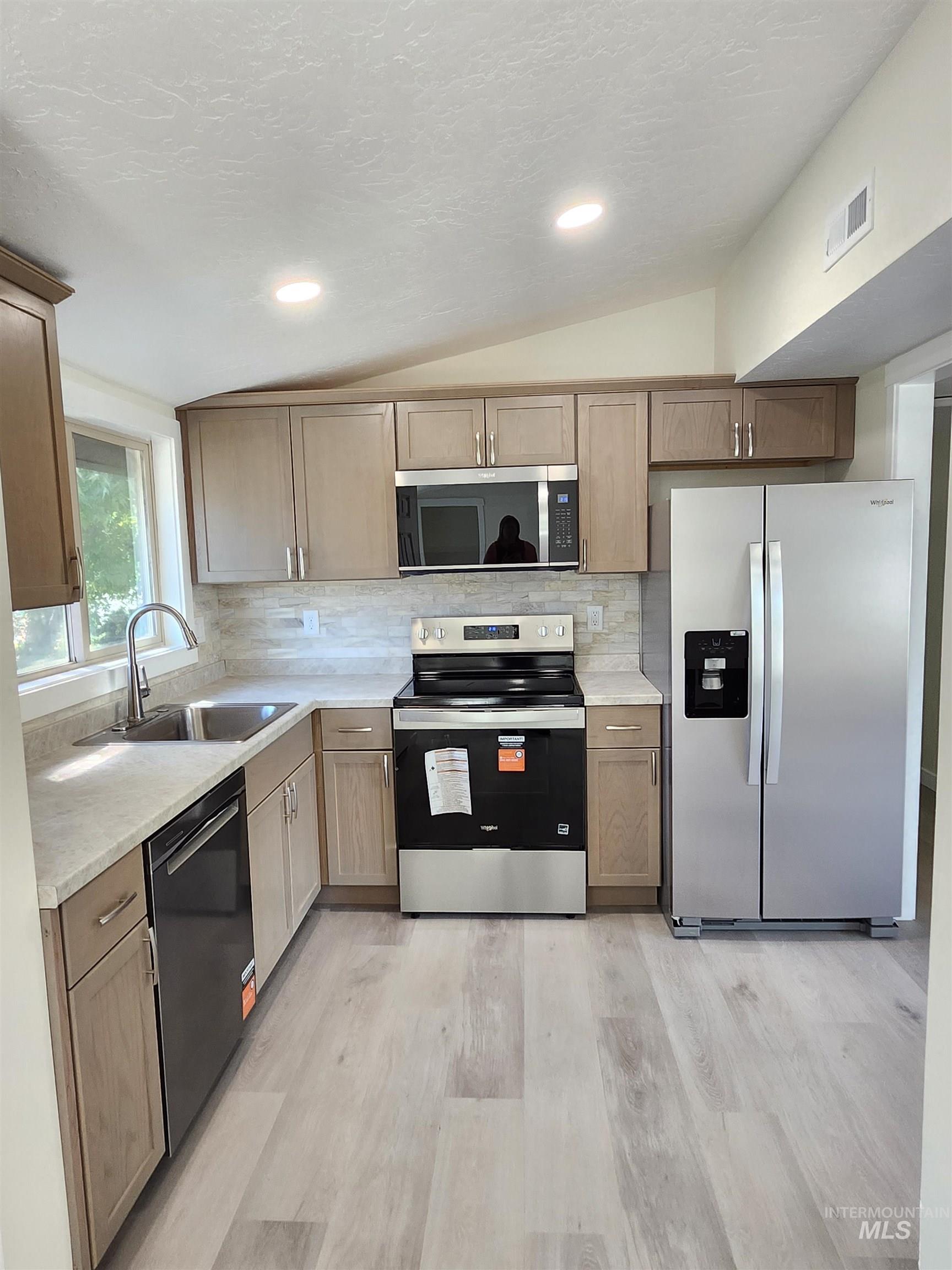 1515 21st Ave Property Photo 2