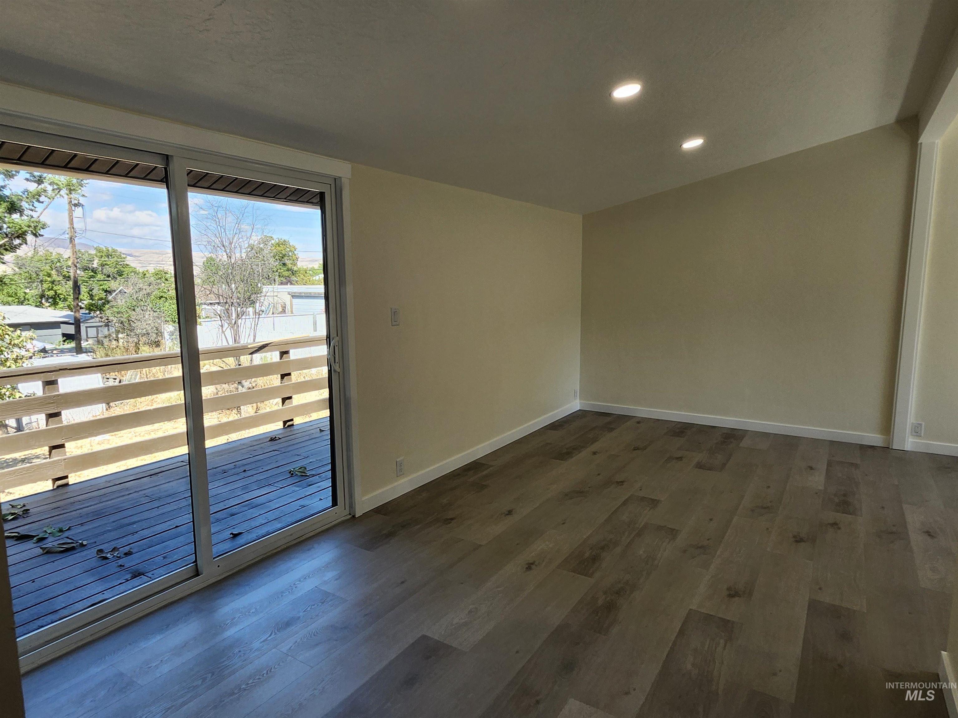 1515 21st Ave Property Photo 8