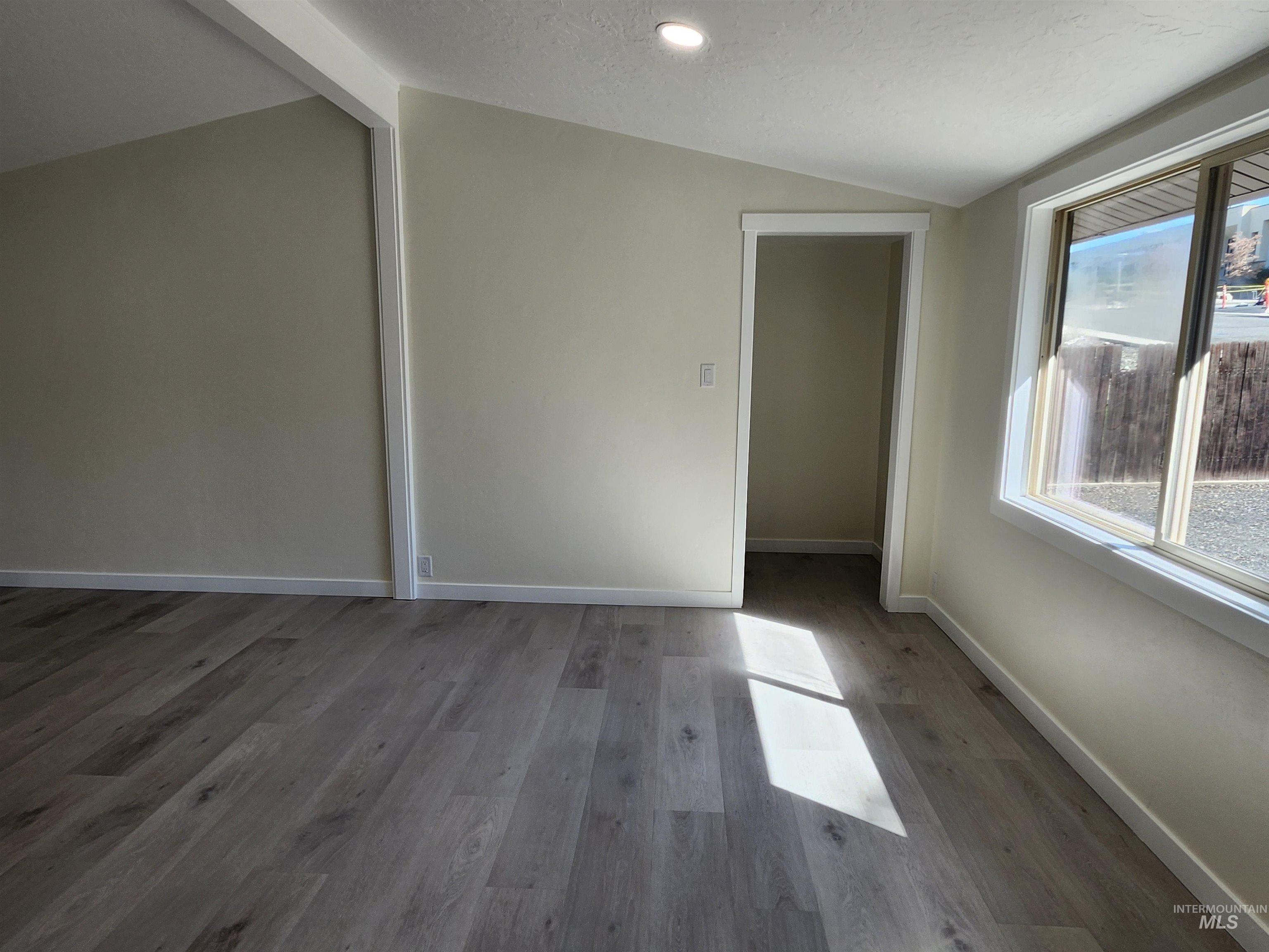 1515 21st Ave Property Photo 10