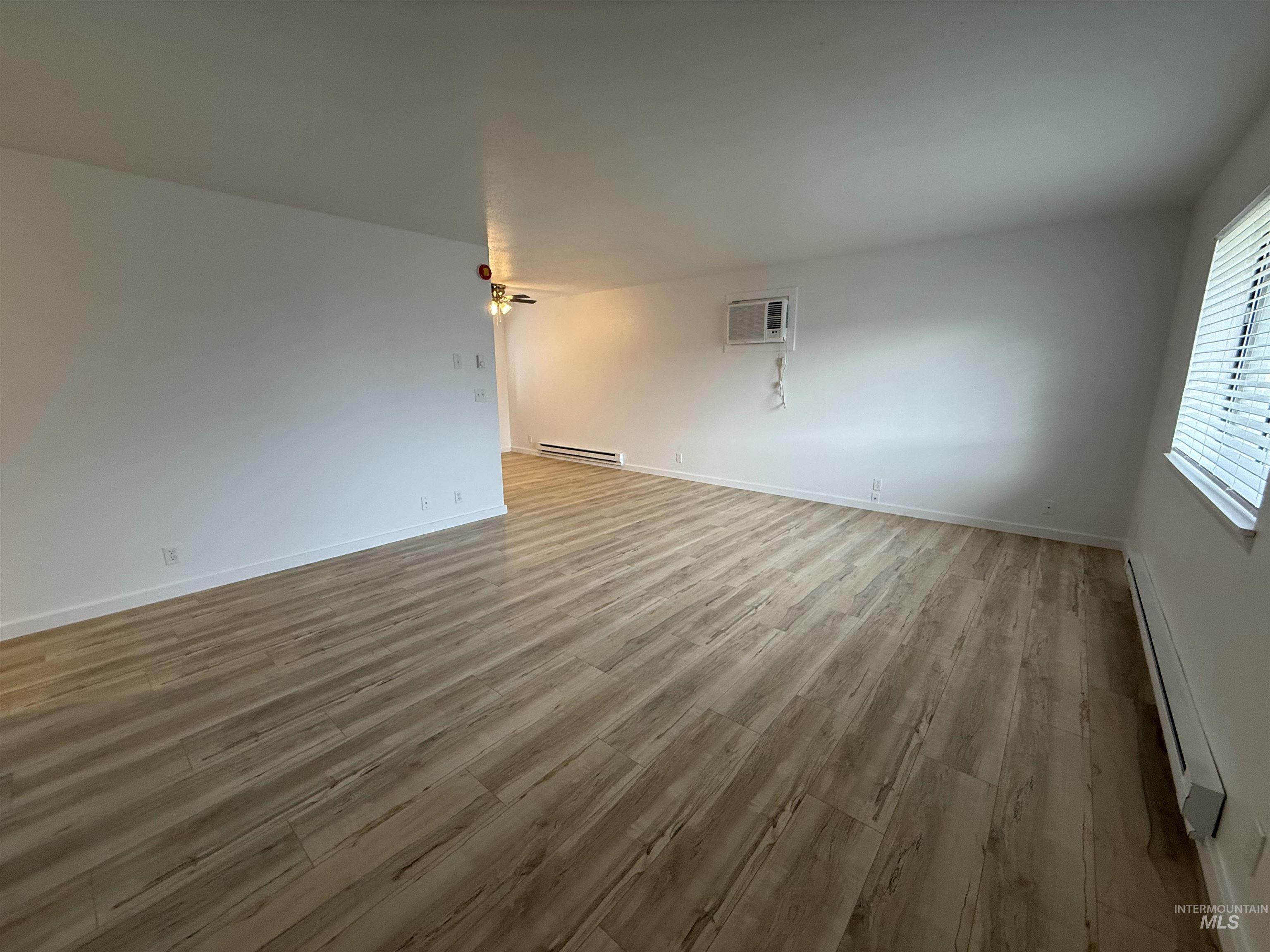 210 N Park Ave Property Photo 16