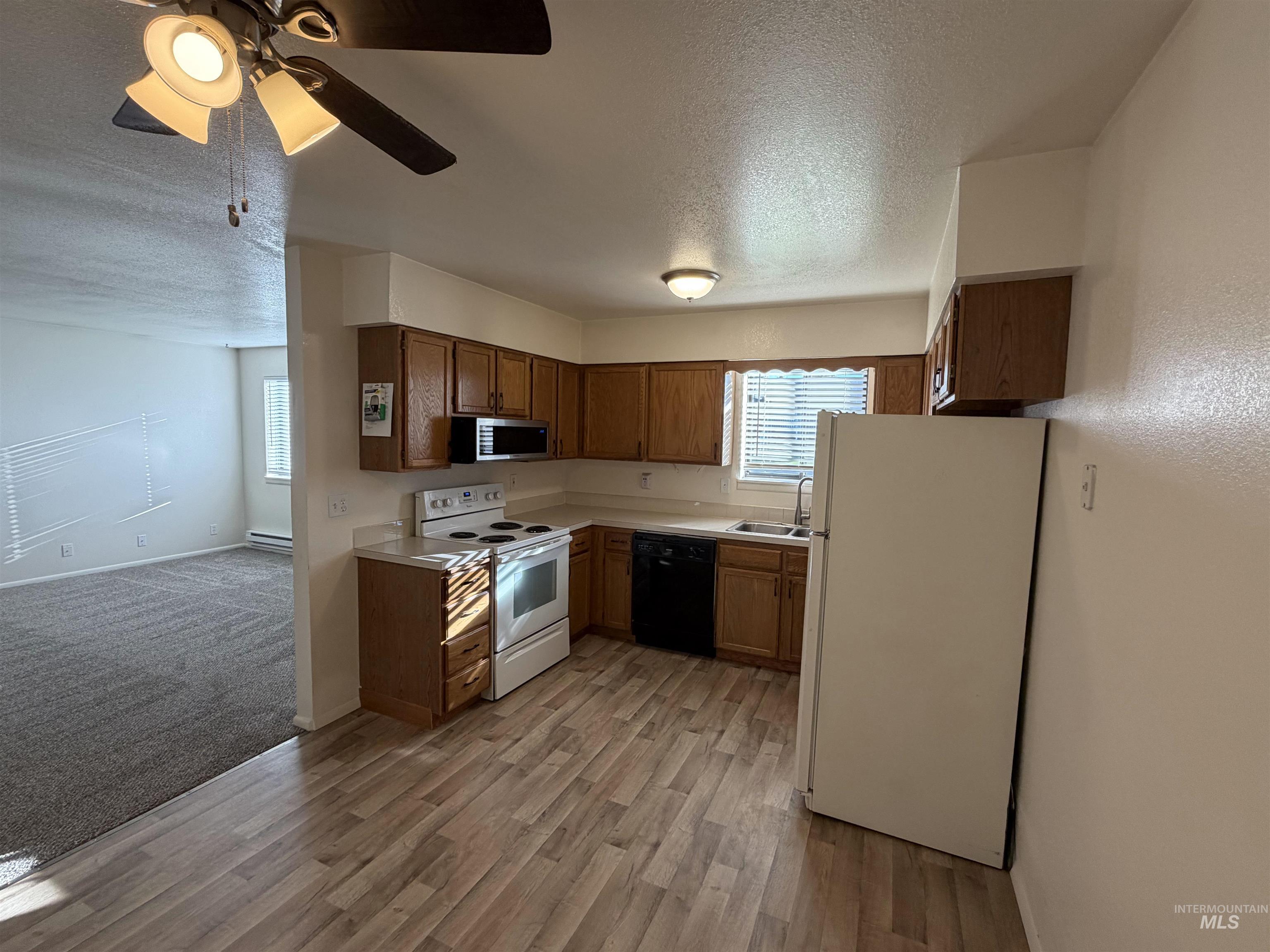 210 N Park Ave Property Photo 19