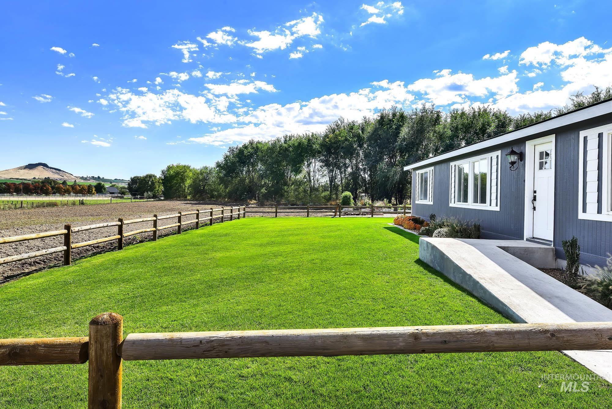 5307 Old Bruneau Hwy Property Photo 4