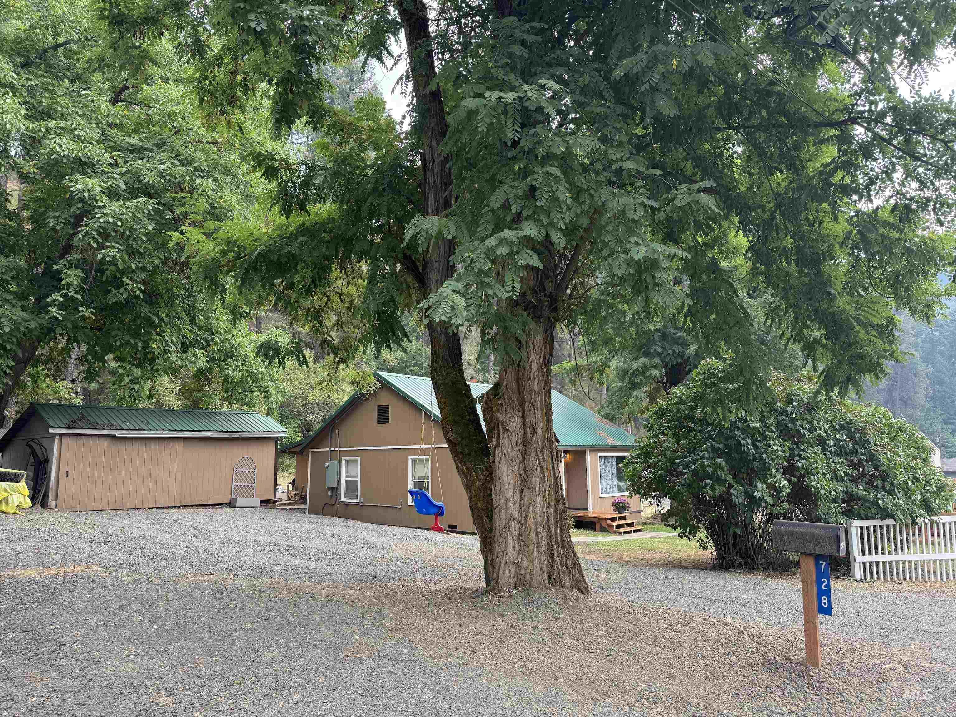 728 Grangemont Road Property Photo 1