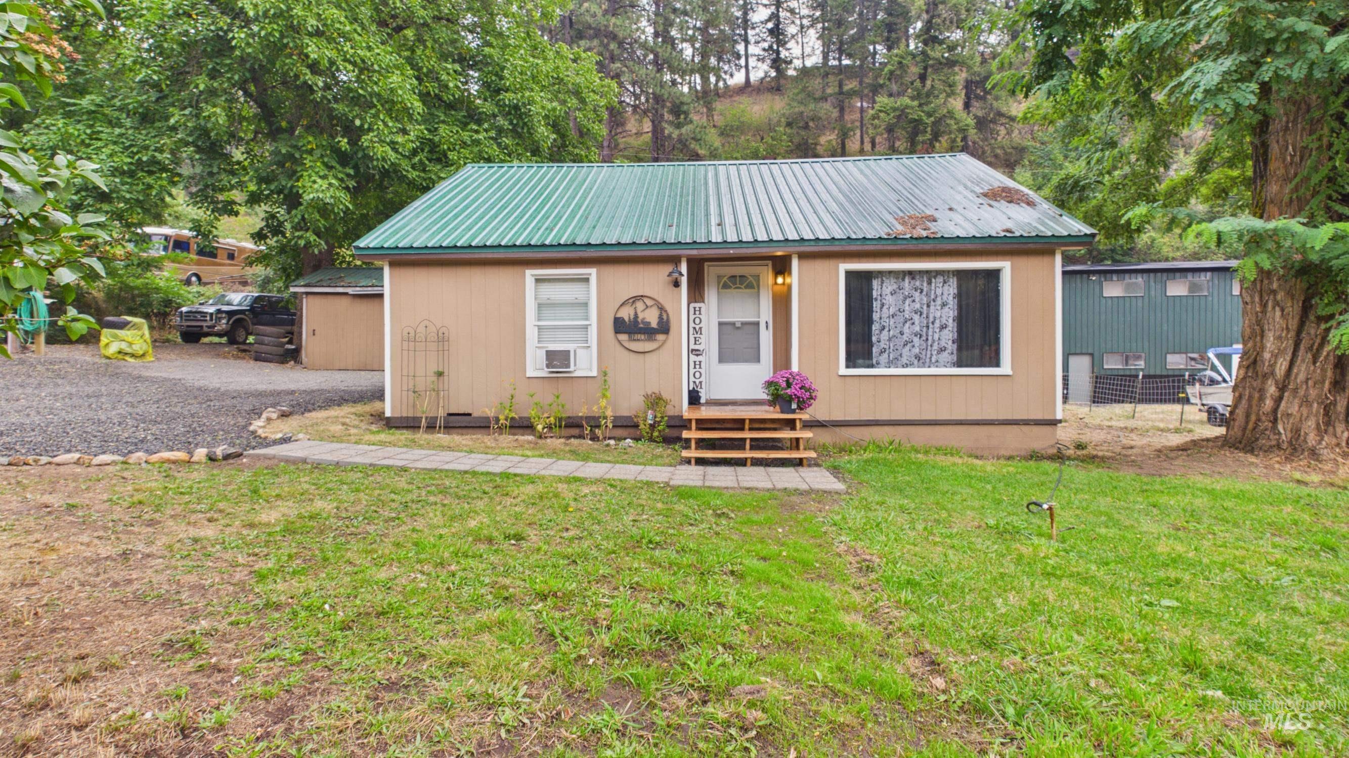 728 Grangemont Road Property Photo 3
