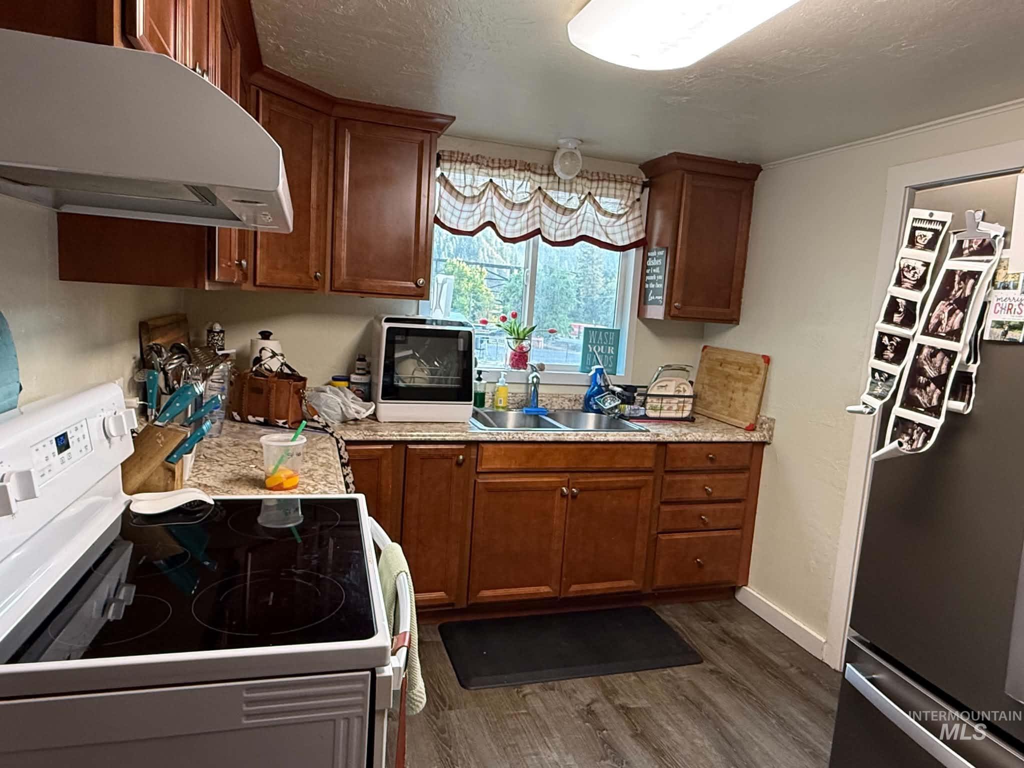 728 Grangemont Road Property Photo 11