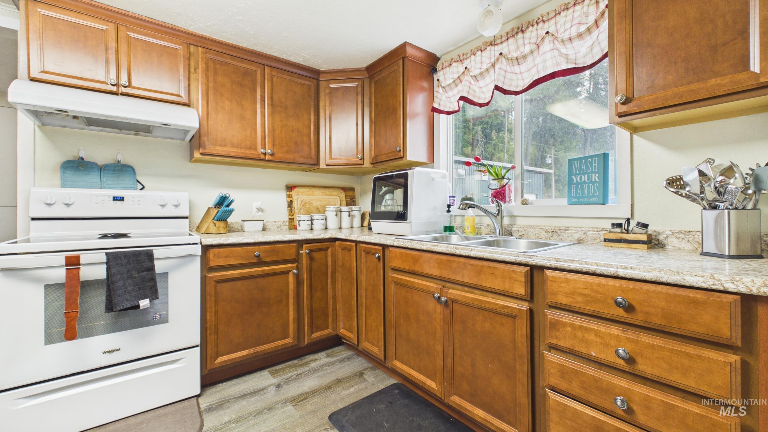 728 Grangemont Road Property Photo 12