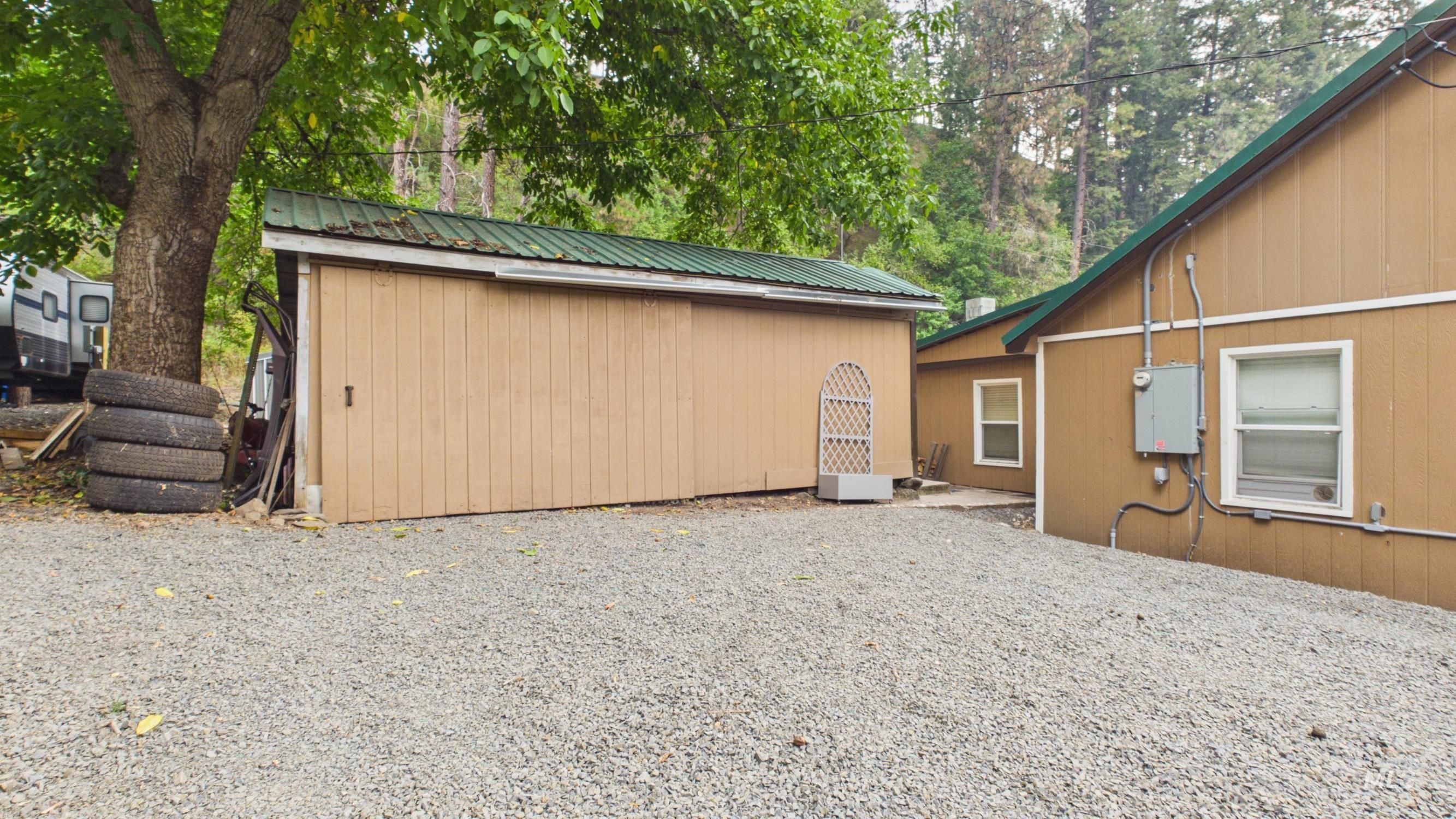 728 Grangemont Road Property Photo 32