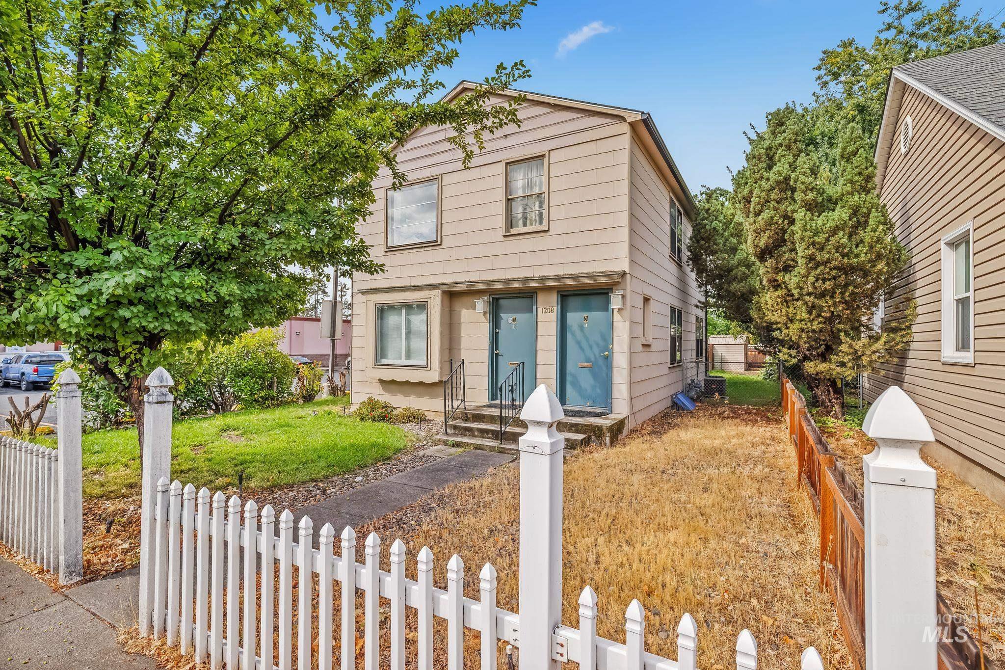 1208 8th St Property Photo 1