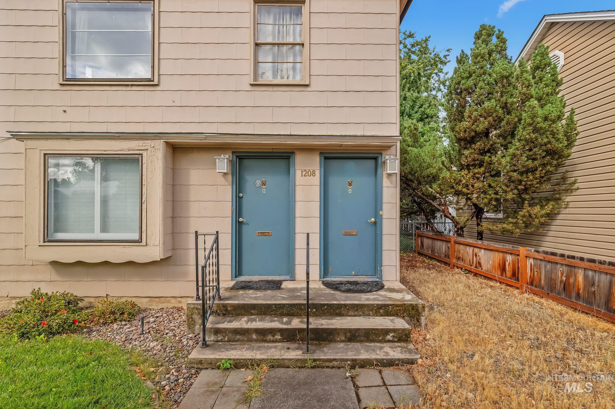 1208 8th St Property Photo 3