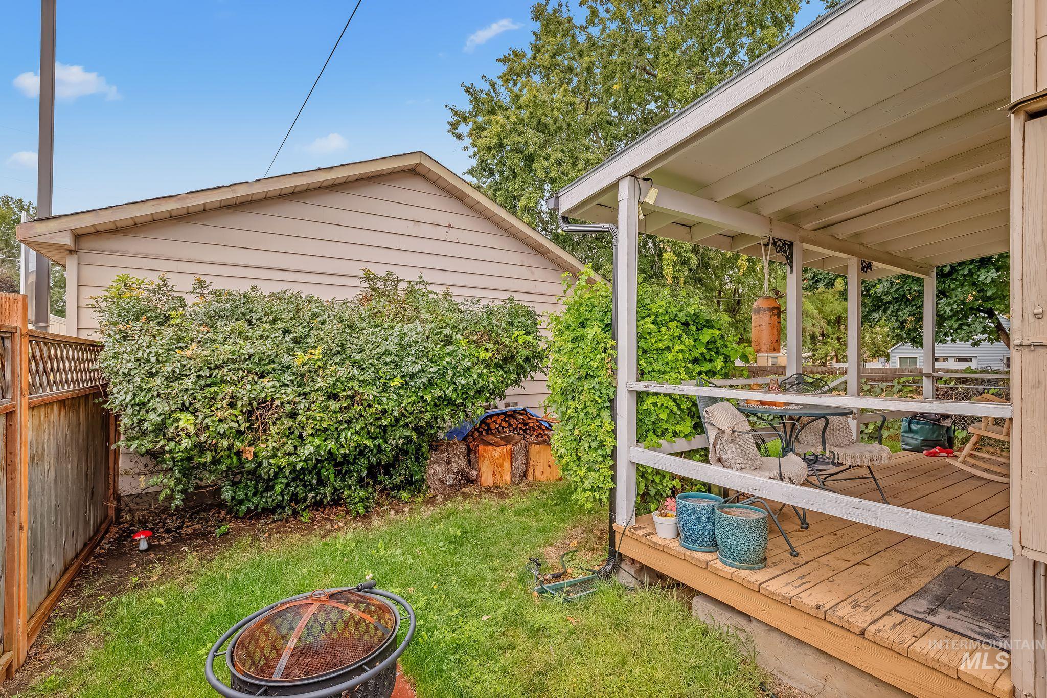 1208 8th St Property Photo 5