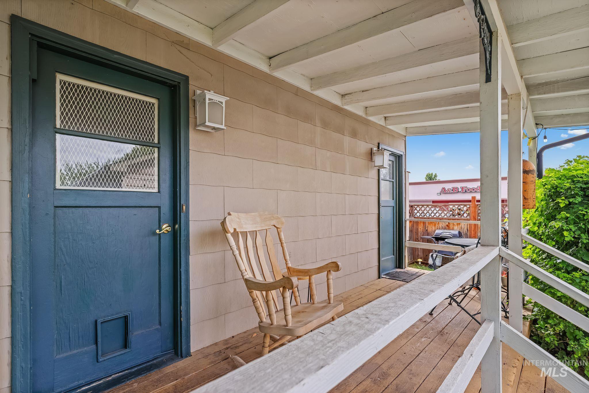 1208 8th St Property Photo 8