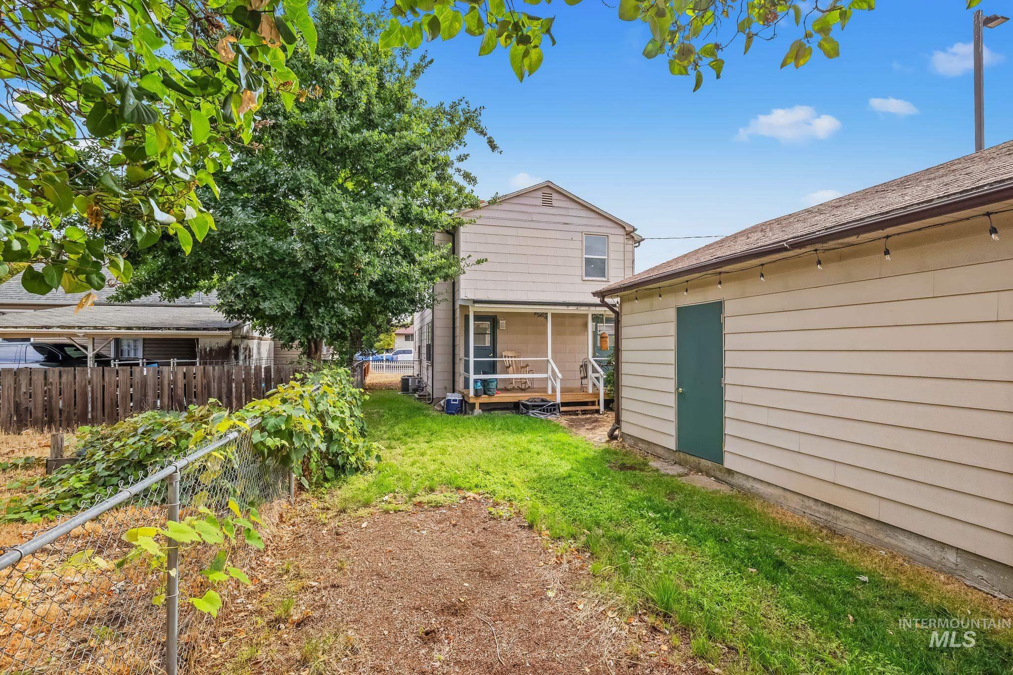 1208 8th St Property Photo 10