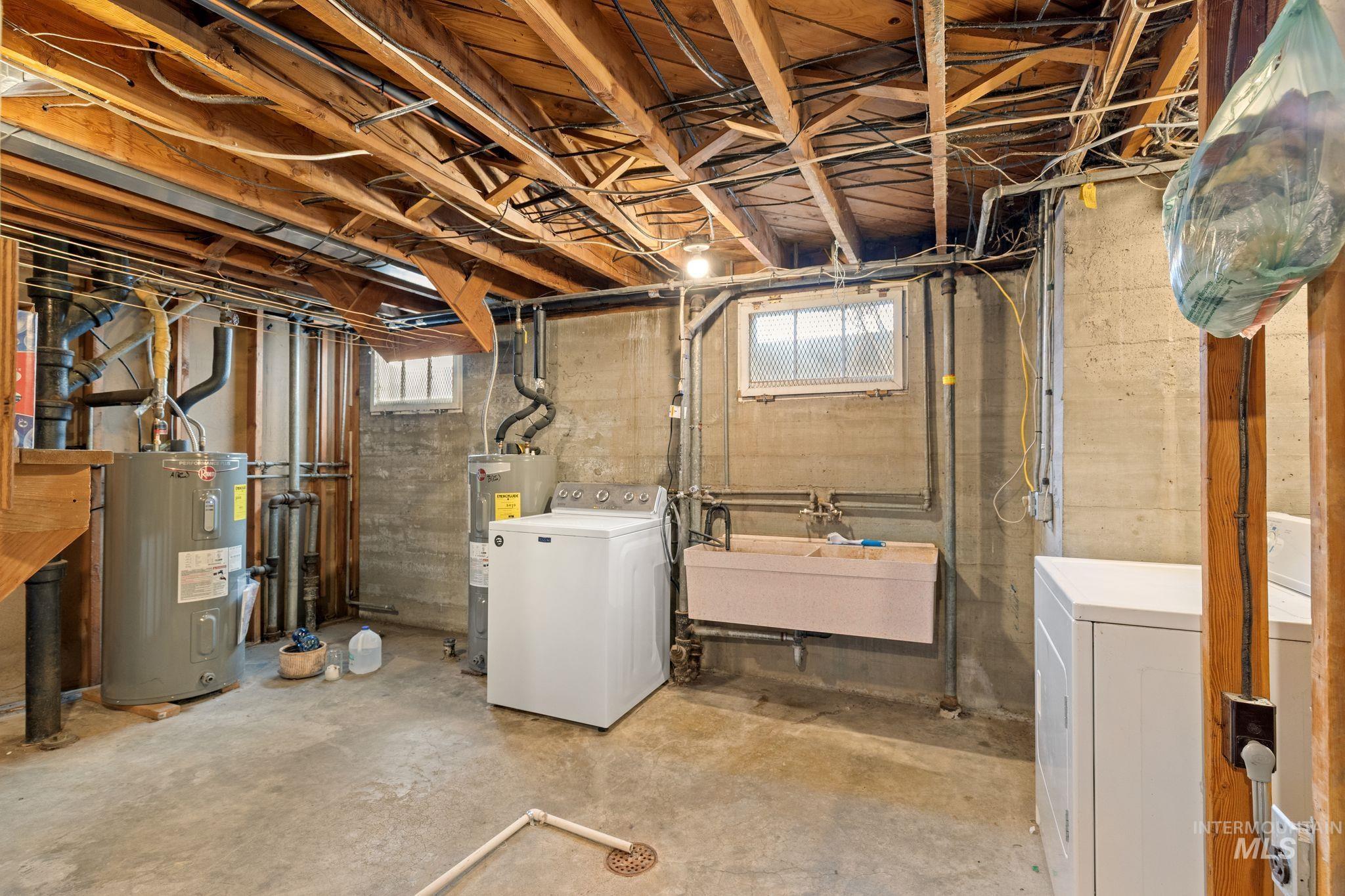 1208 8th St Property Photo 40