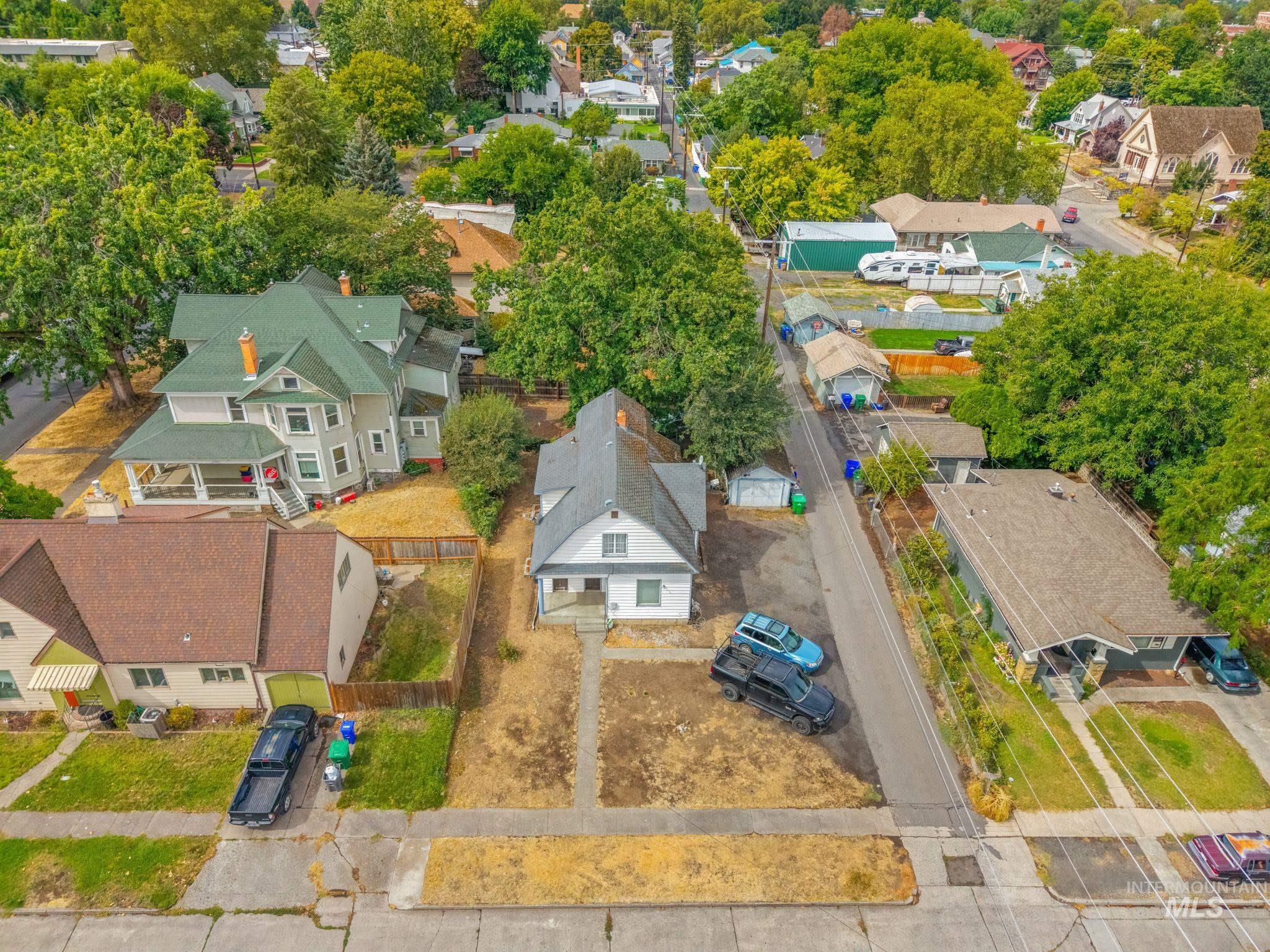 716 10th St Property Photo 20