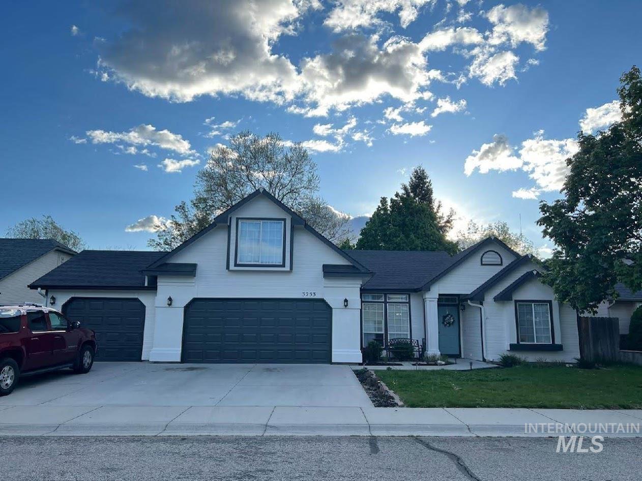 3253 N Lilyturf Ave - Home For Rent Property Photo 1