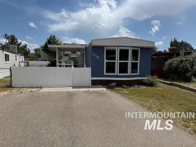 1238 N Sable Ln Property Photo 1