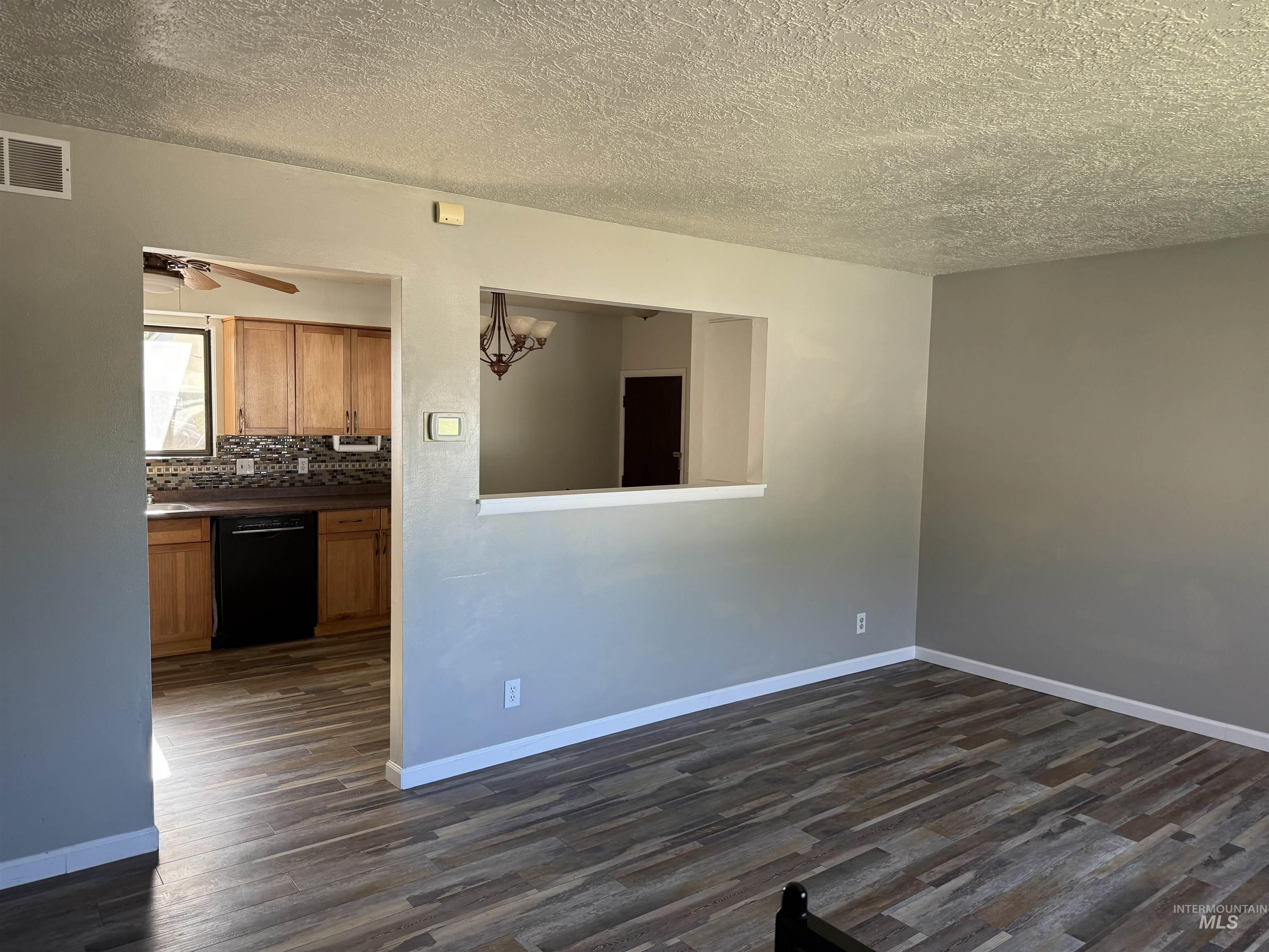 485 Park Terrace Dr. Property Photo 5