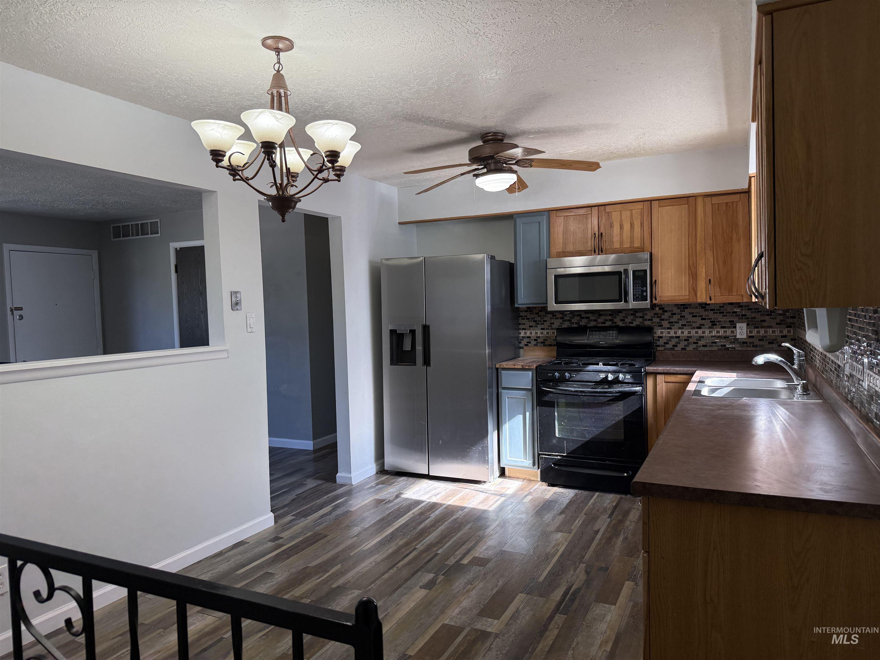 485 Park Terrace Dr. Property Photo 15
