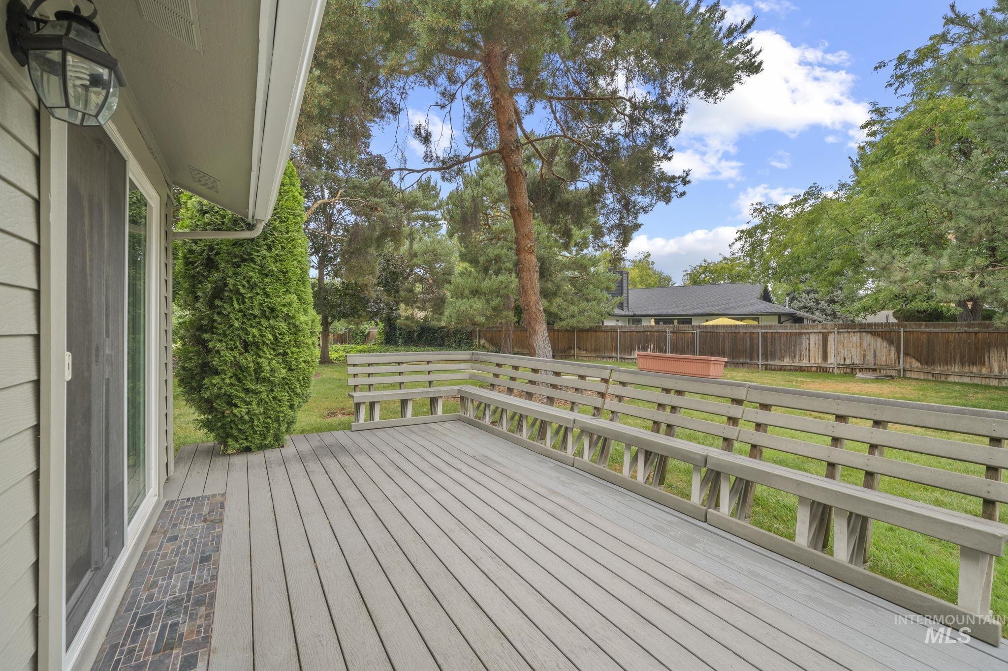 3113 S Fallingbrook Property Photo 3
