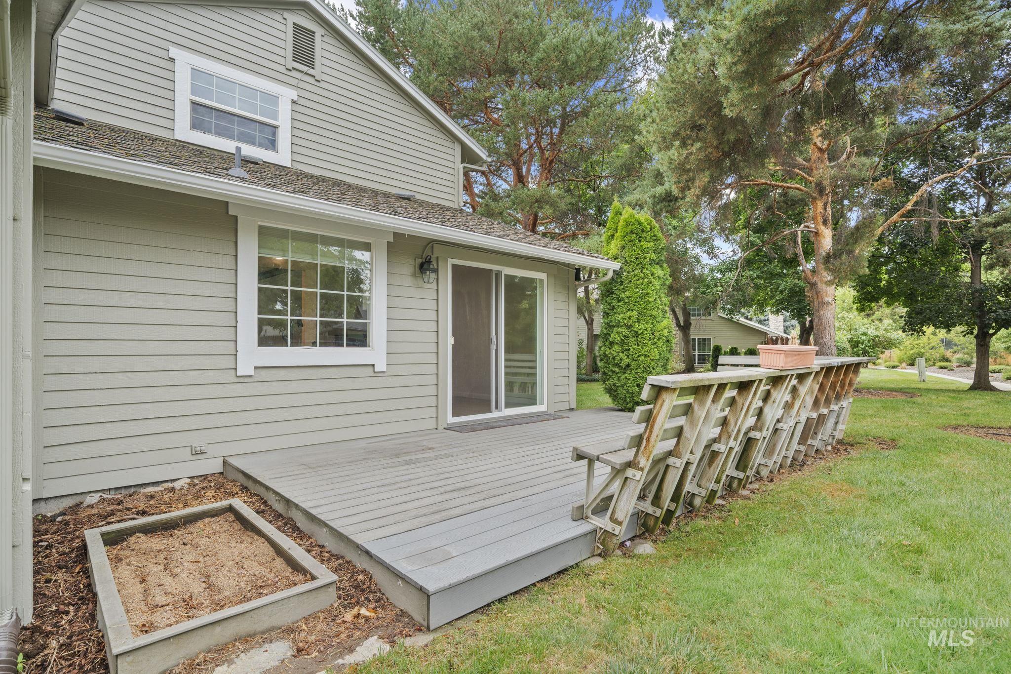 3113 S Fallingbrook Property Photo 4
