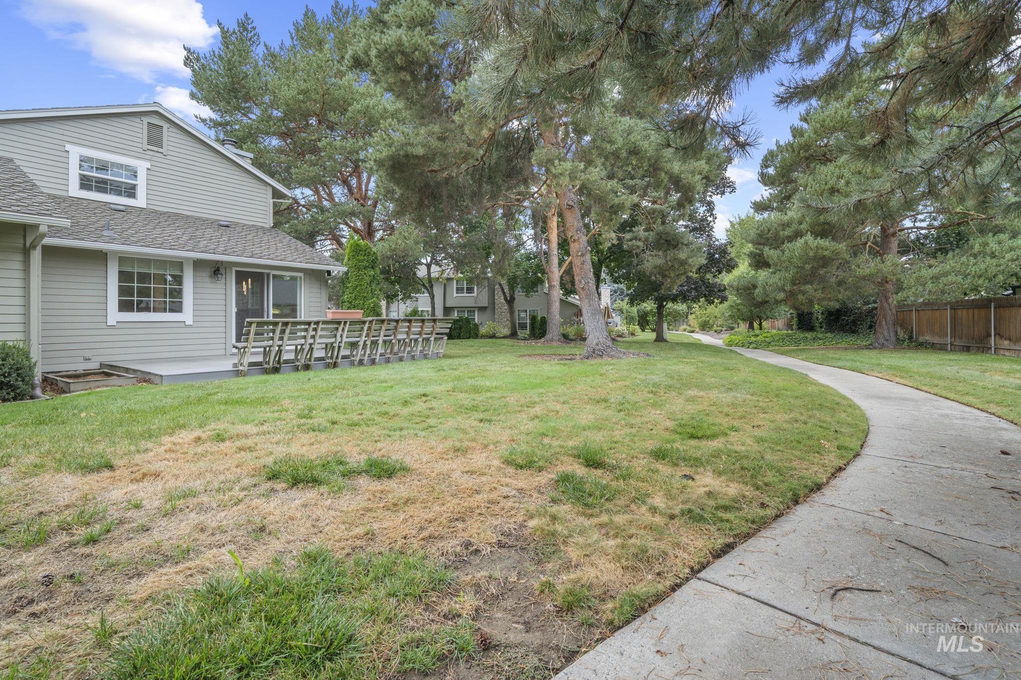 3113 S Fallingbrook Property Photo 5