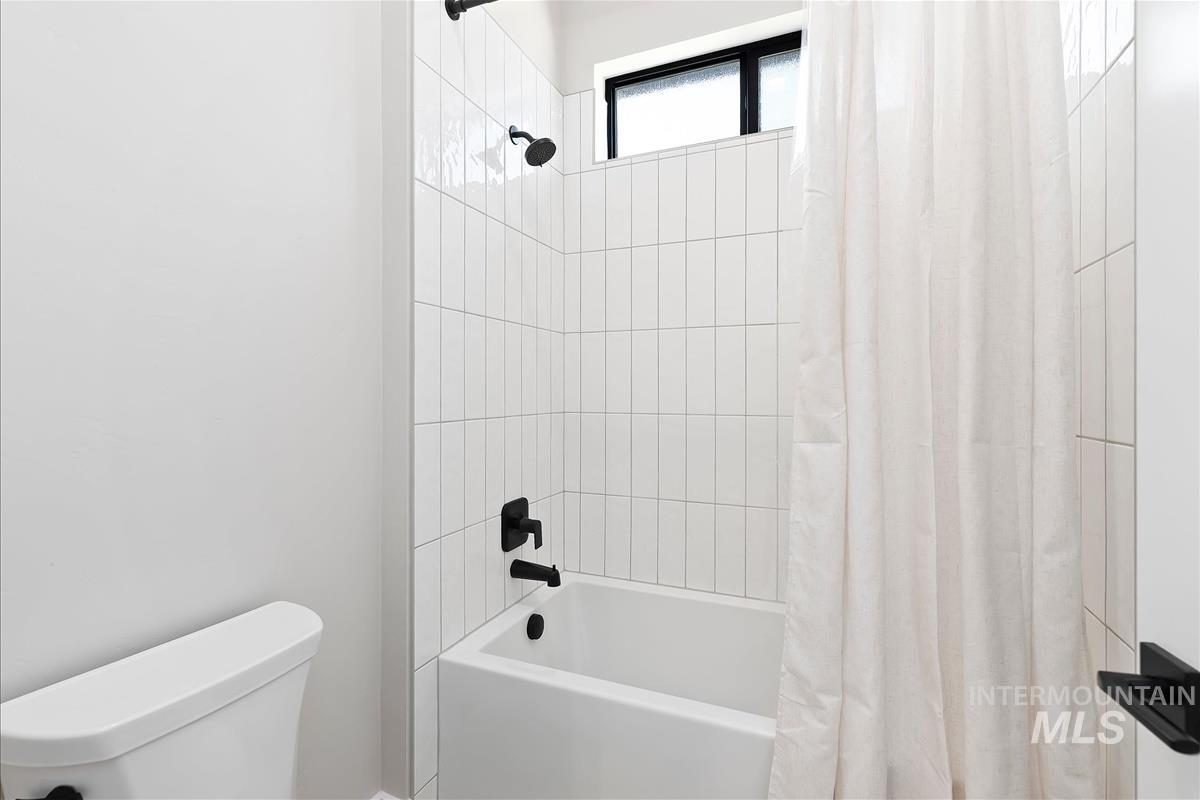 6220 W Pulaski St Property Photo 42