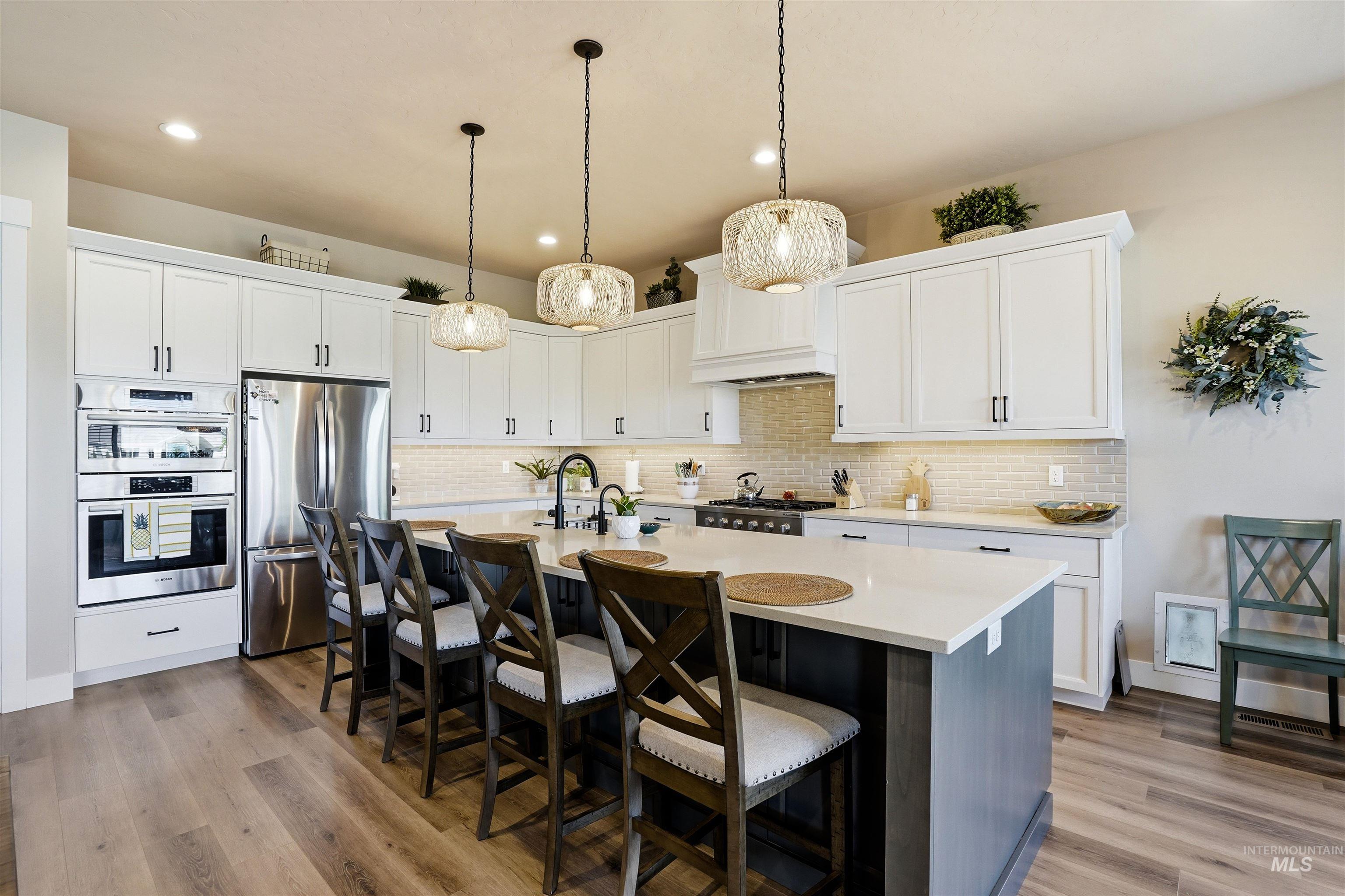 239 S Eagles Roost Way Property Photo 4