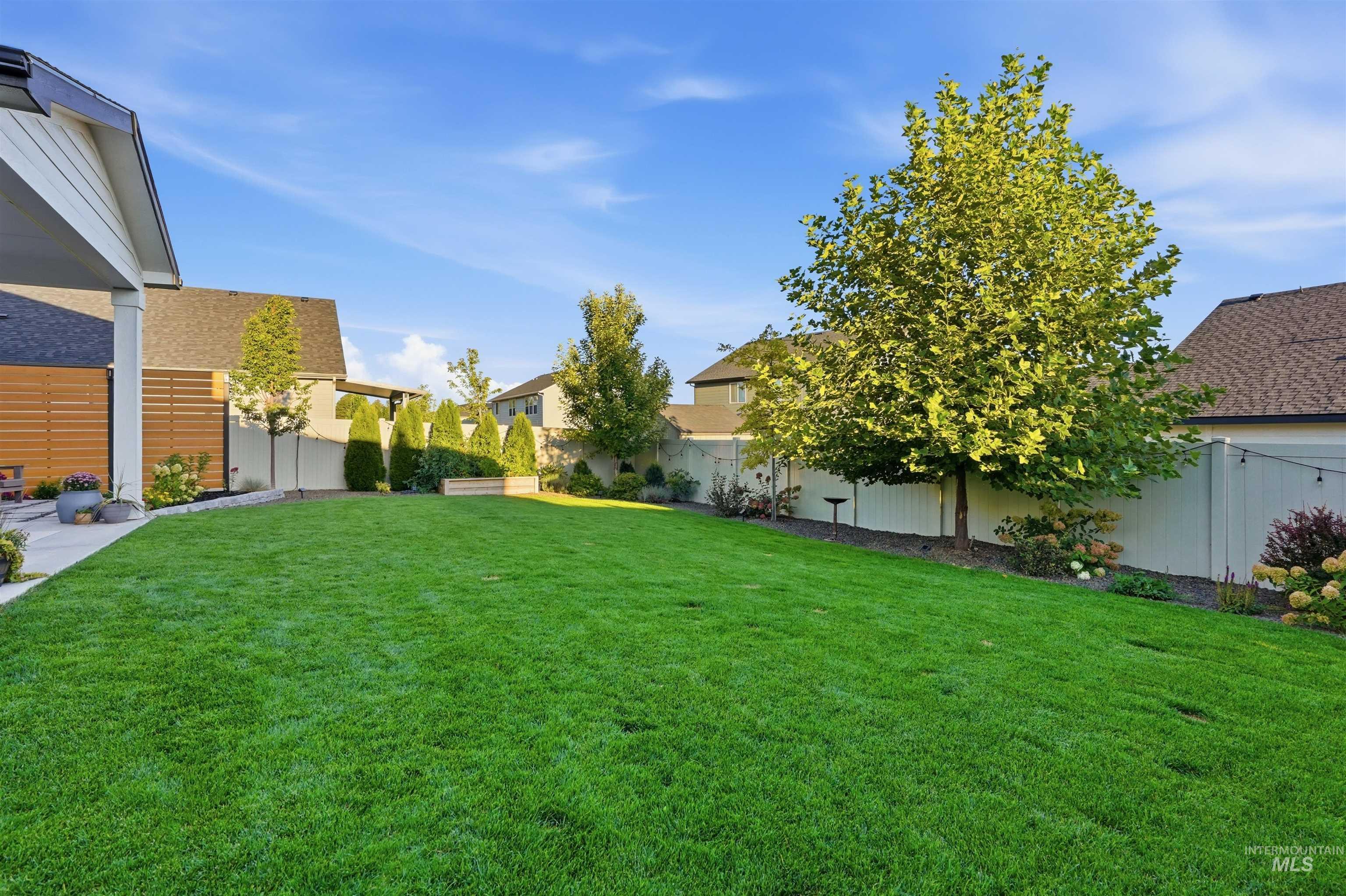11175 W Soaring Hawk Street Property Photo 4
