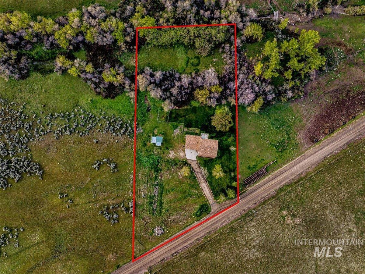 6970 Pearl Rd Property Photo 3