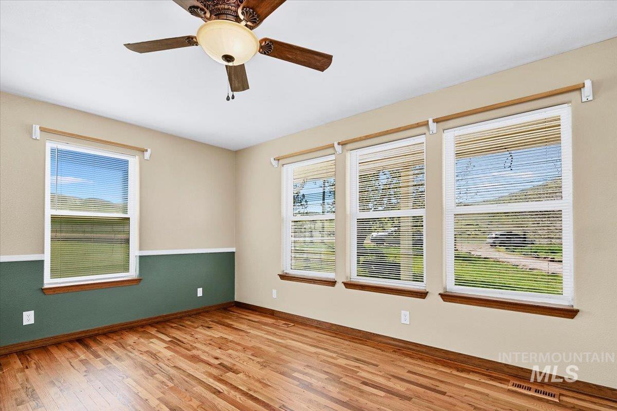 6970 Pearl Rd Property Photo 10