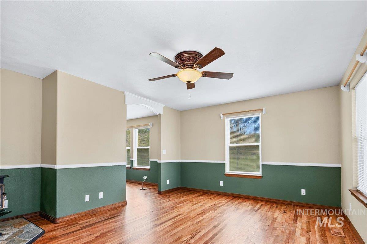6970 Pearl Rd Property Photo 14