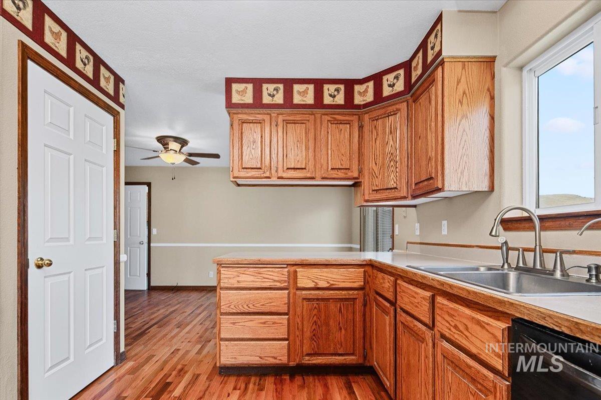 6970 Pearl Rd Property Photo 18