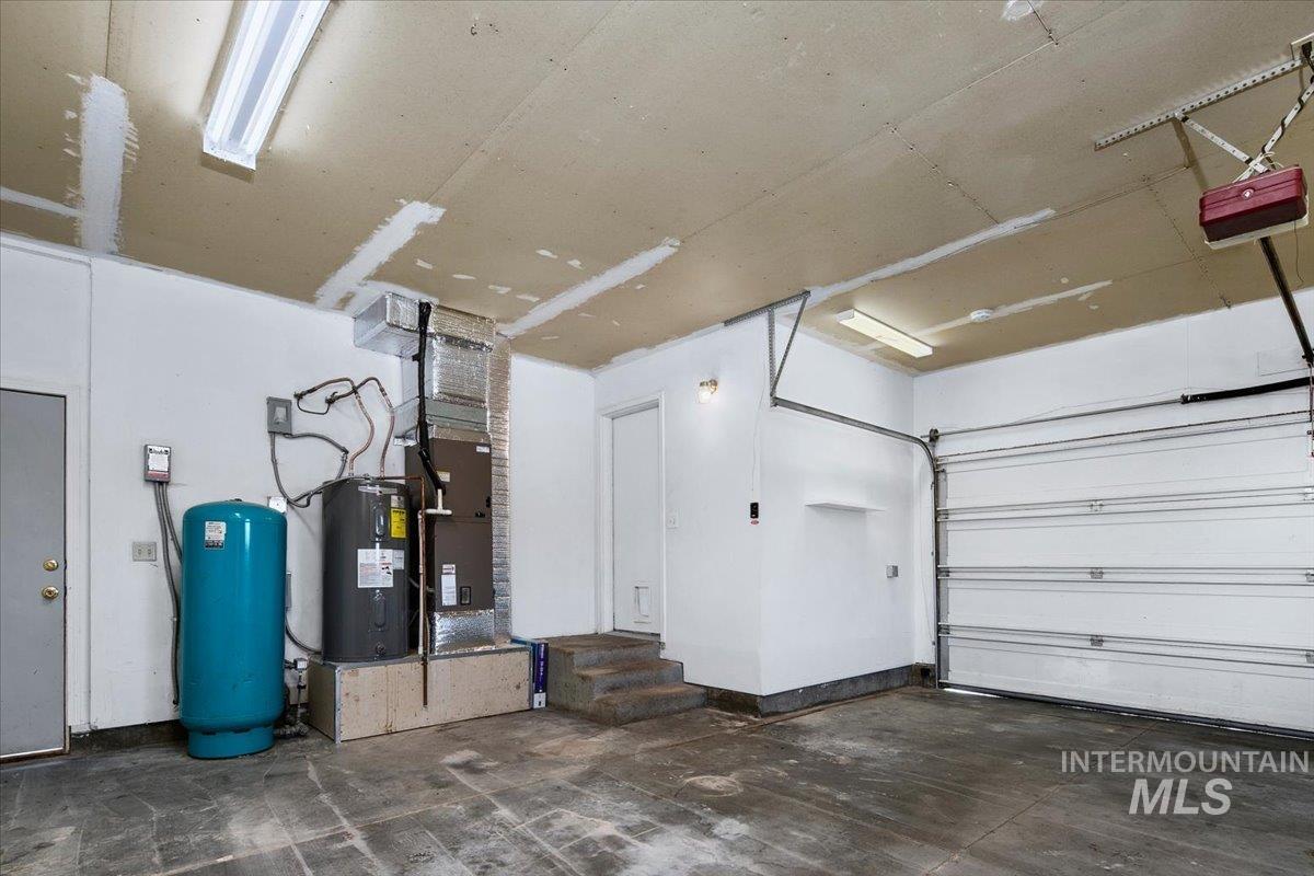 6970 Pearl Rd Property Photo 29