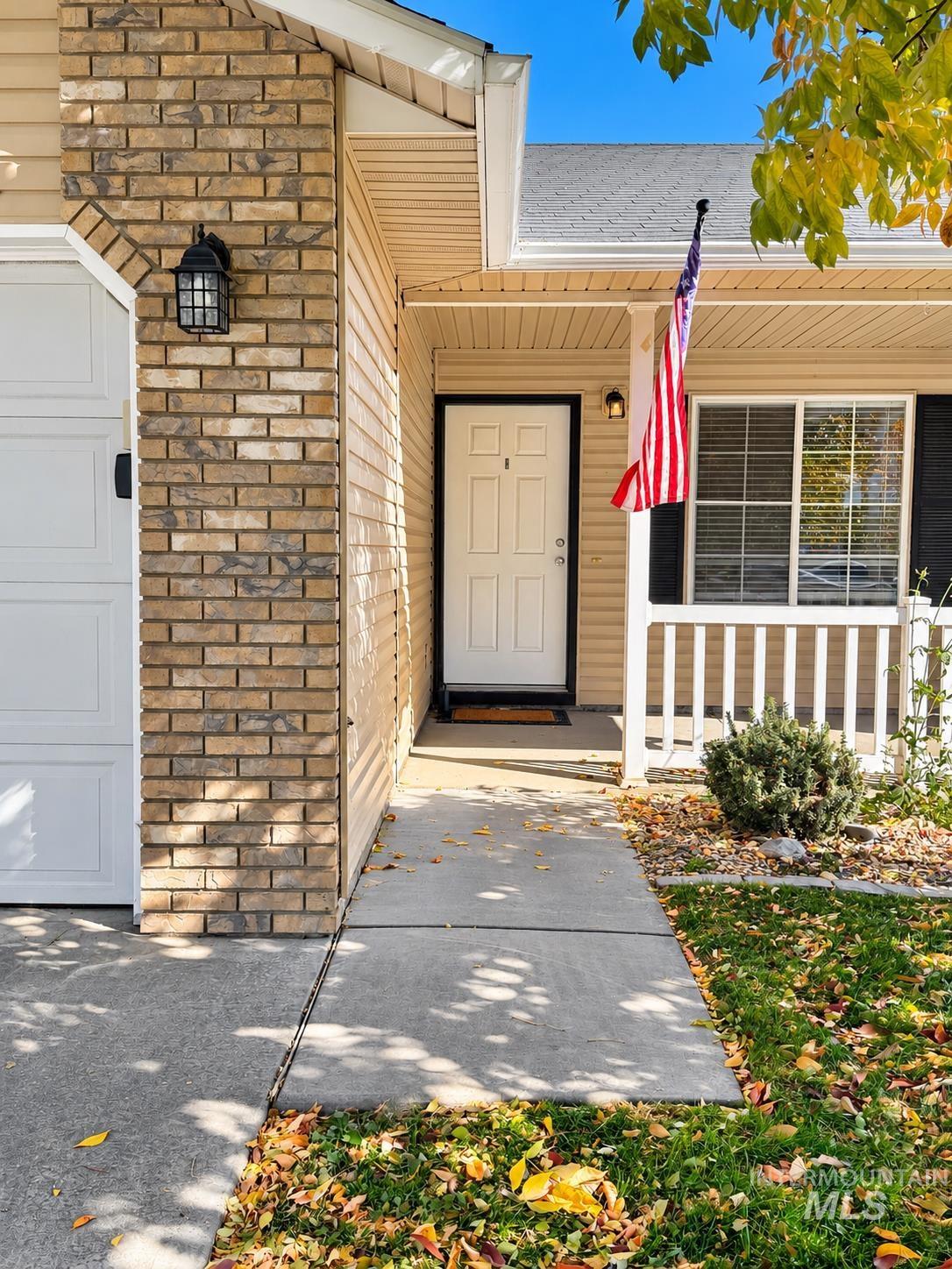 544 Knights Circle Property Photo 4