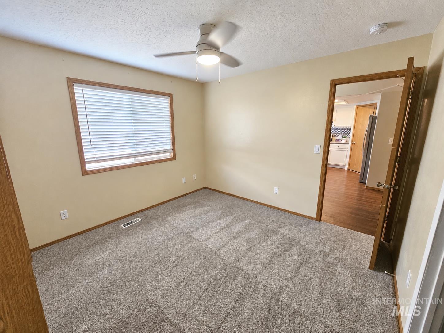544 Knights Circle Property Photo 8