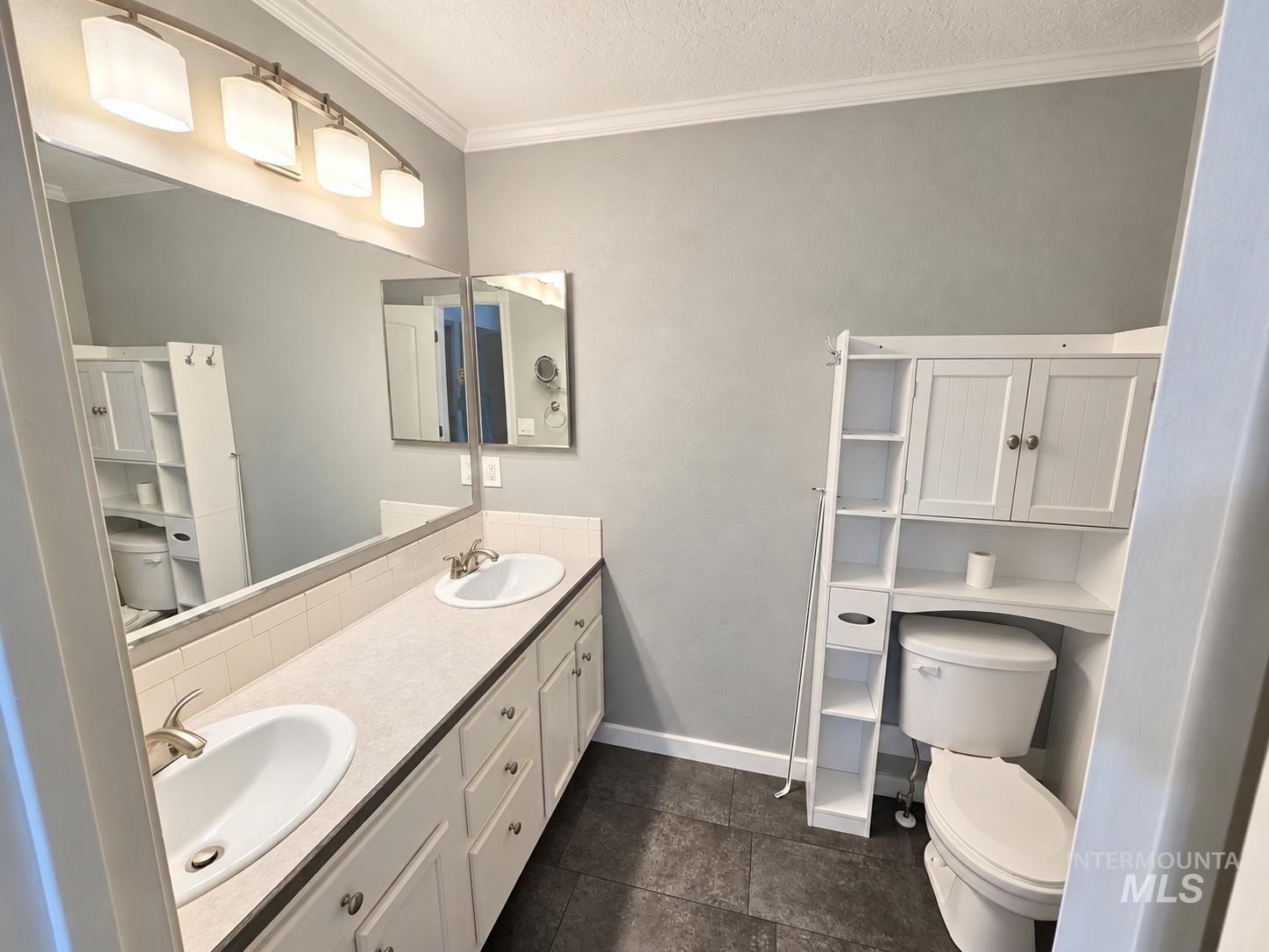 544 Knights Circle Property Photo 10