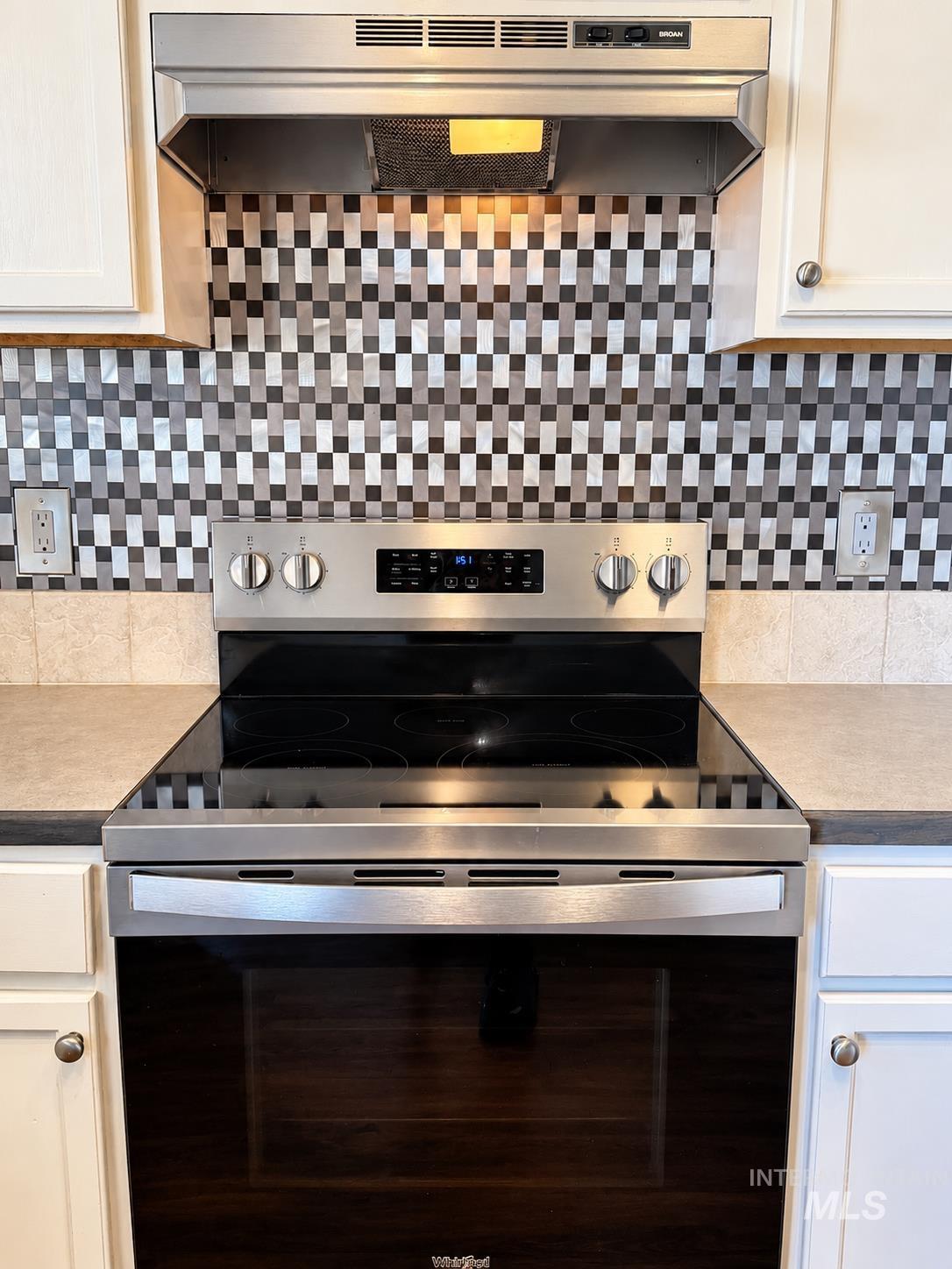 544 Knights Circle Property Photo 10