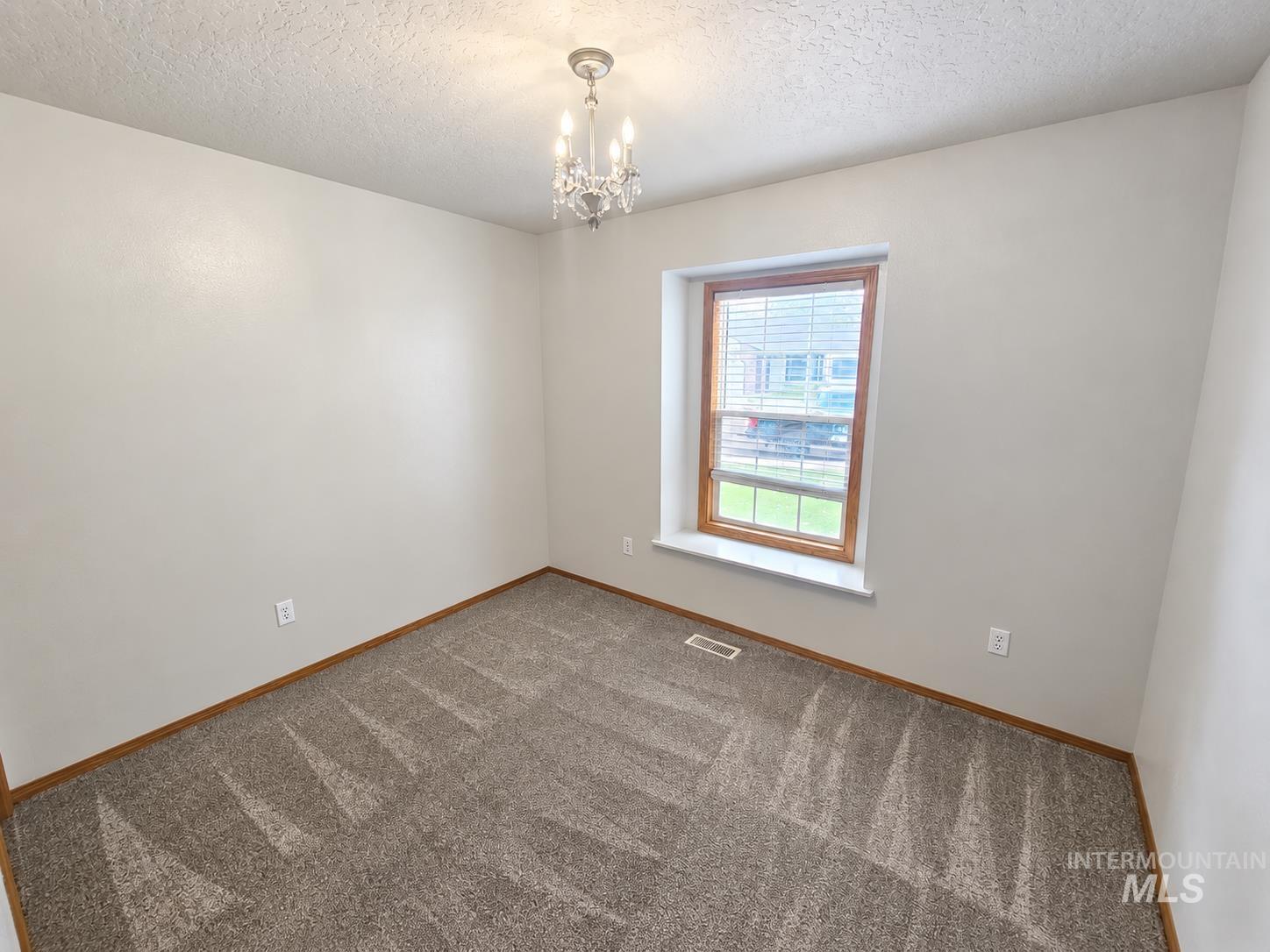 544 Knights Circle Property Photo 13