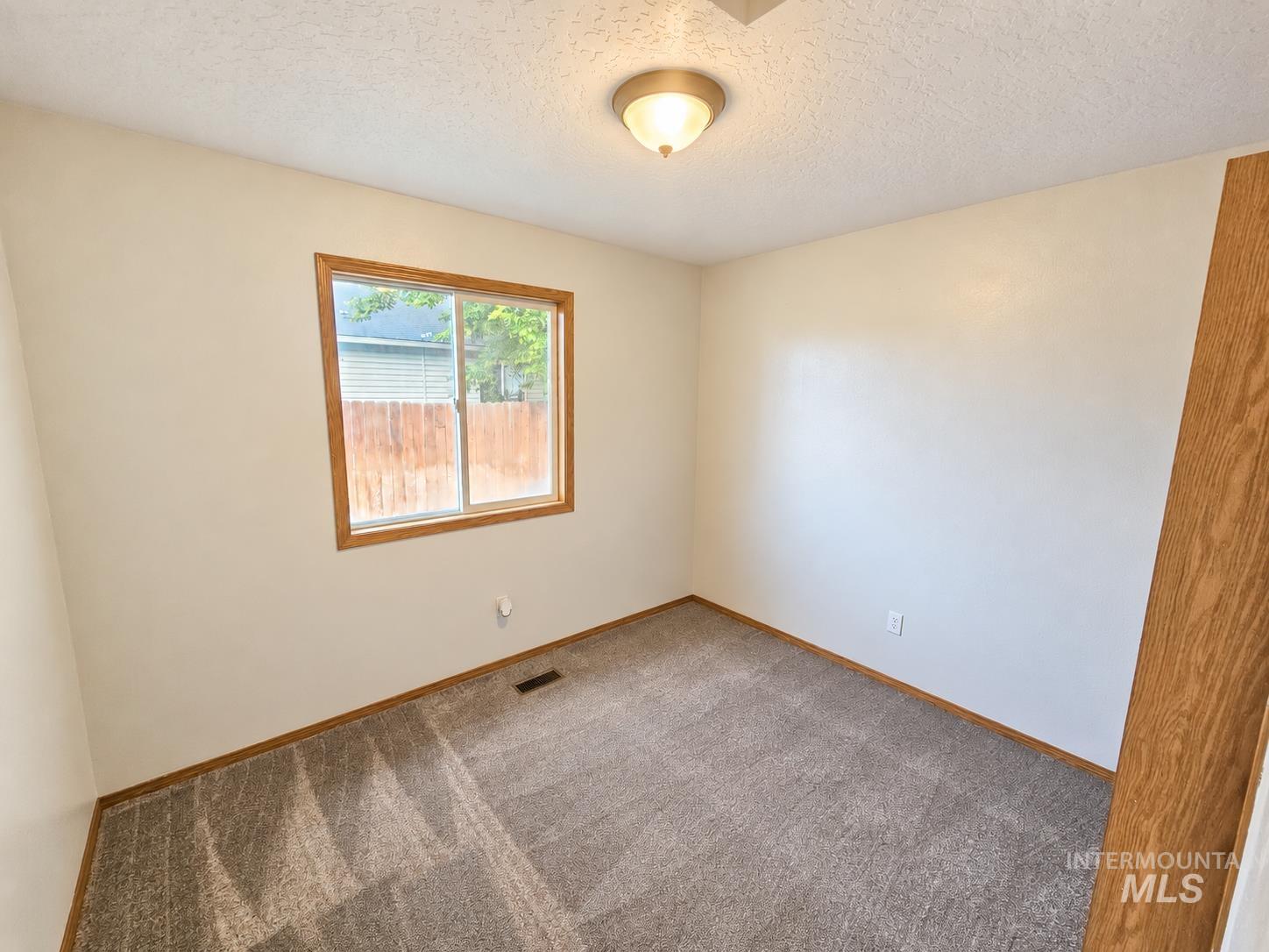 544 Knights Circle Property Photo 16