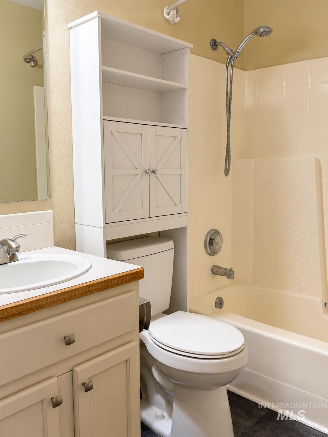 544 Knights Circle Property Photo 17