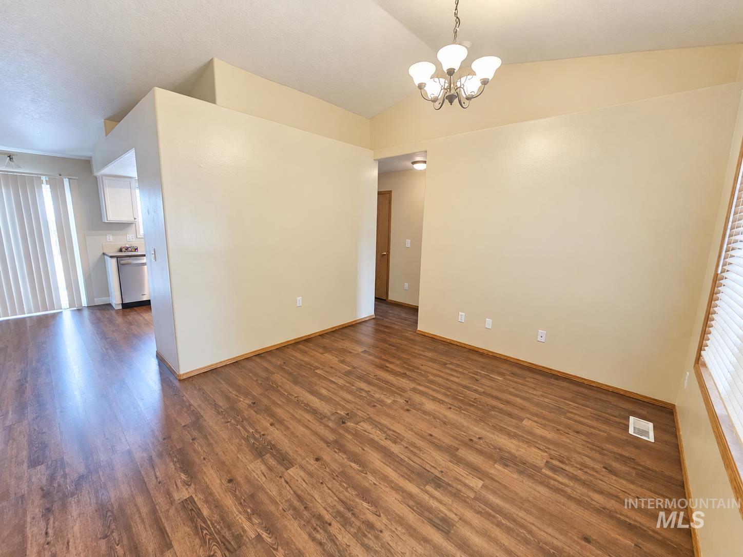 544 Knights Circle Property Photo 18