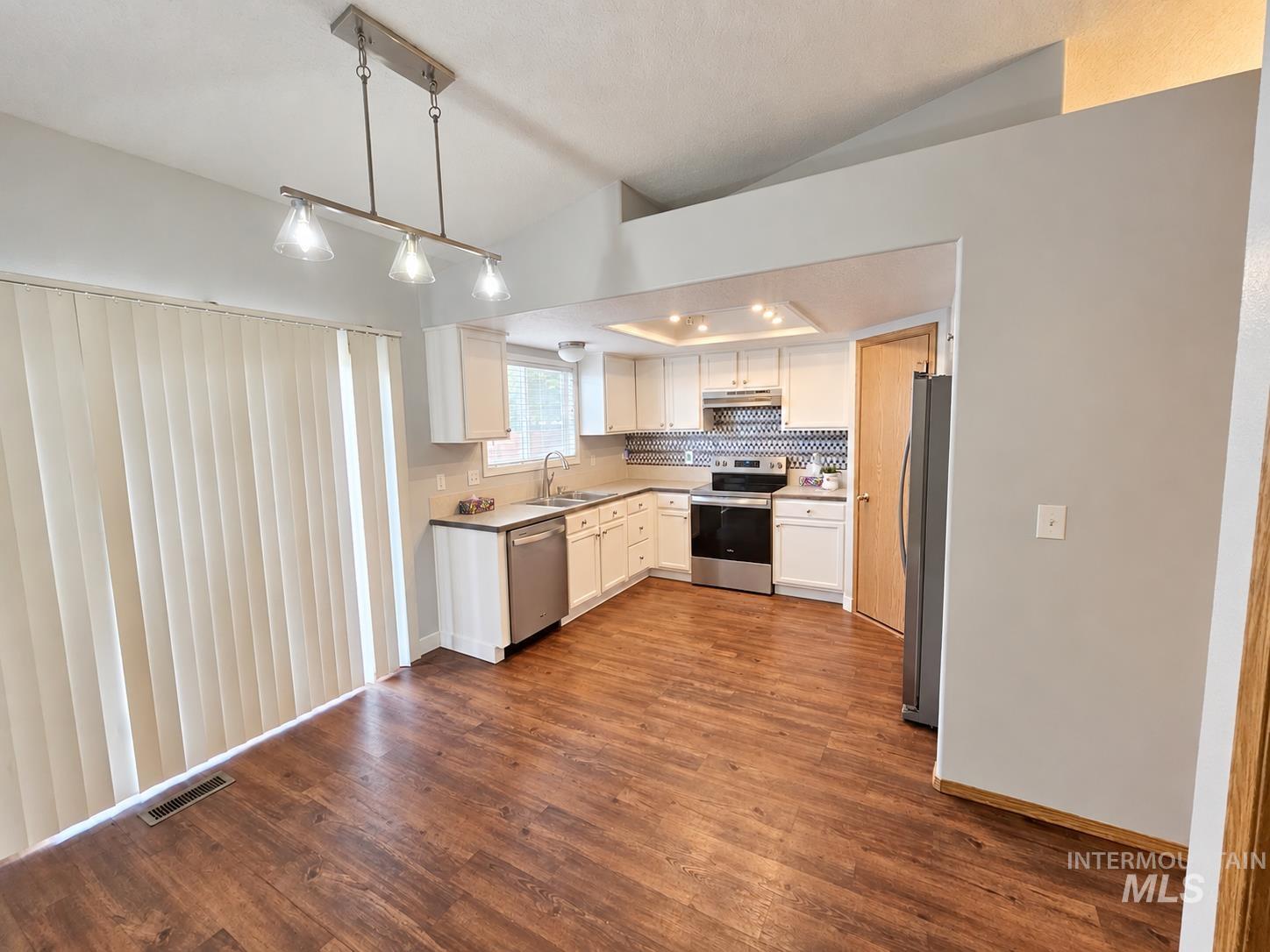 544 Knights Circle Property Photo 19