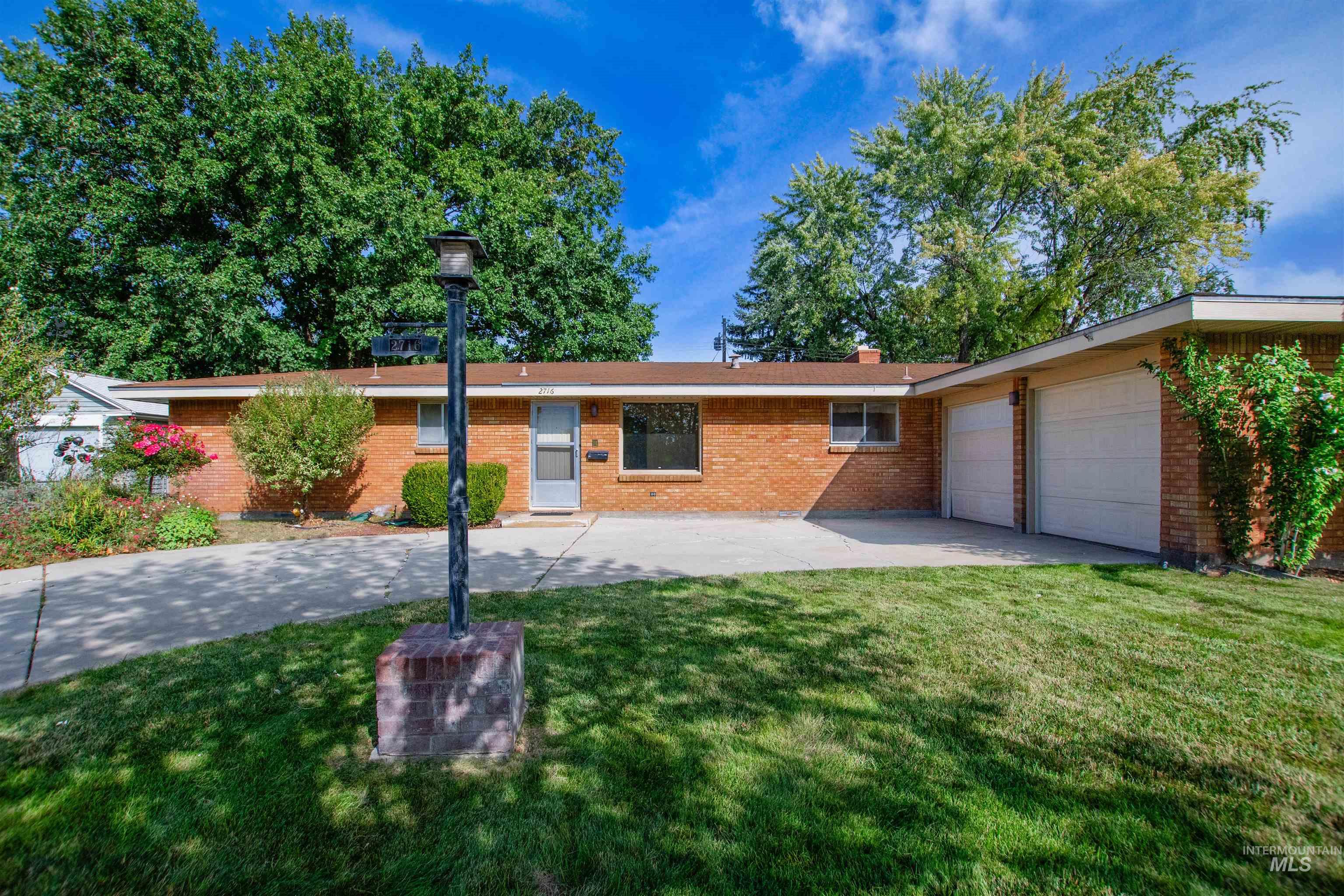 2716 N Redway Road Property Photo 1
