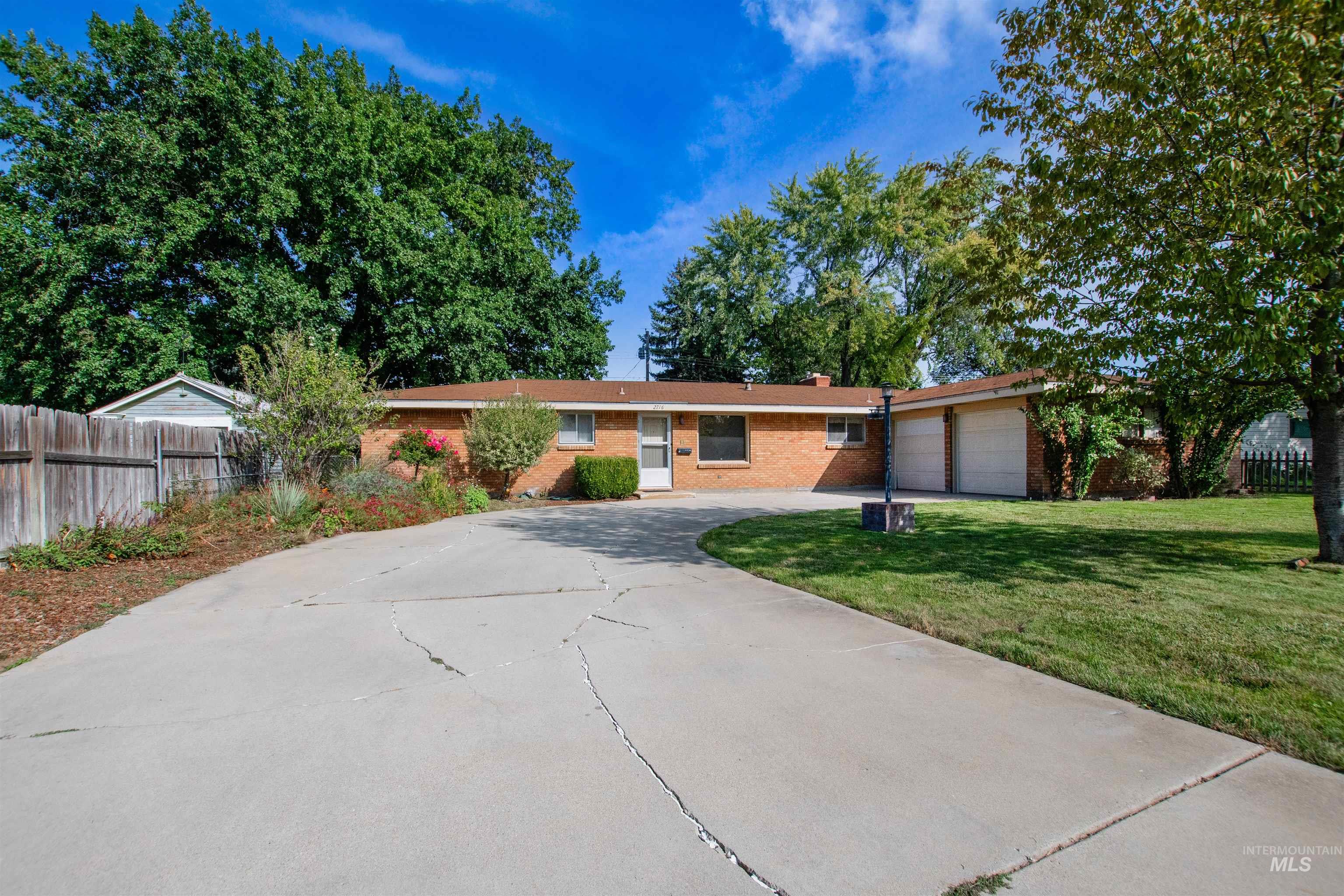 2716 N Redway Road Property Photo 2