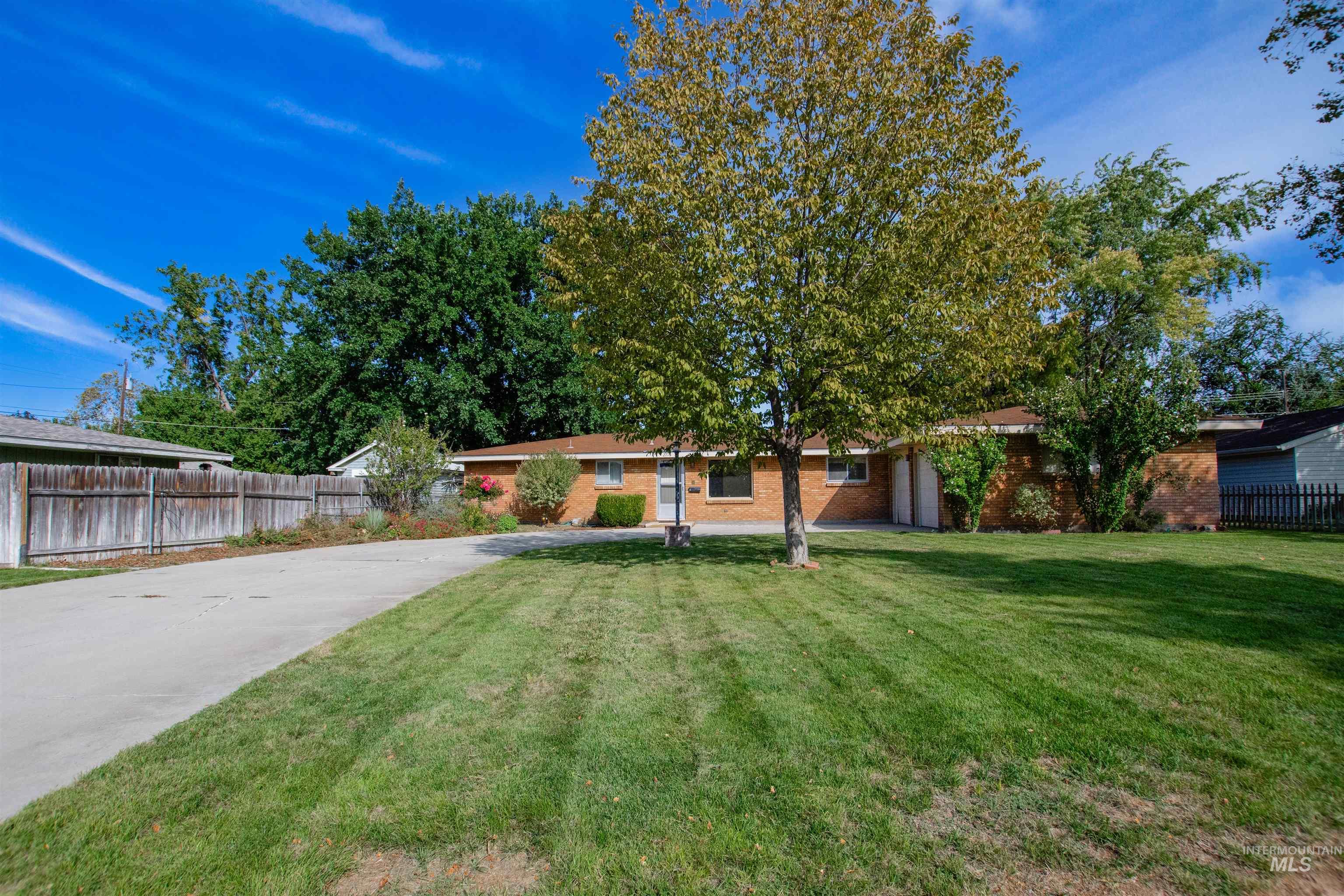2716 N Redway Road Property Photo 3