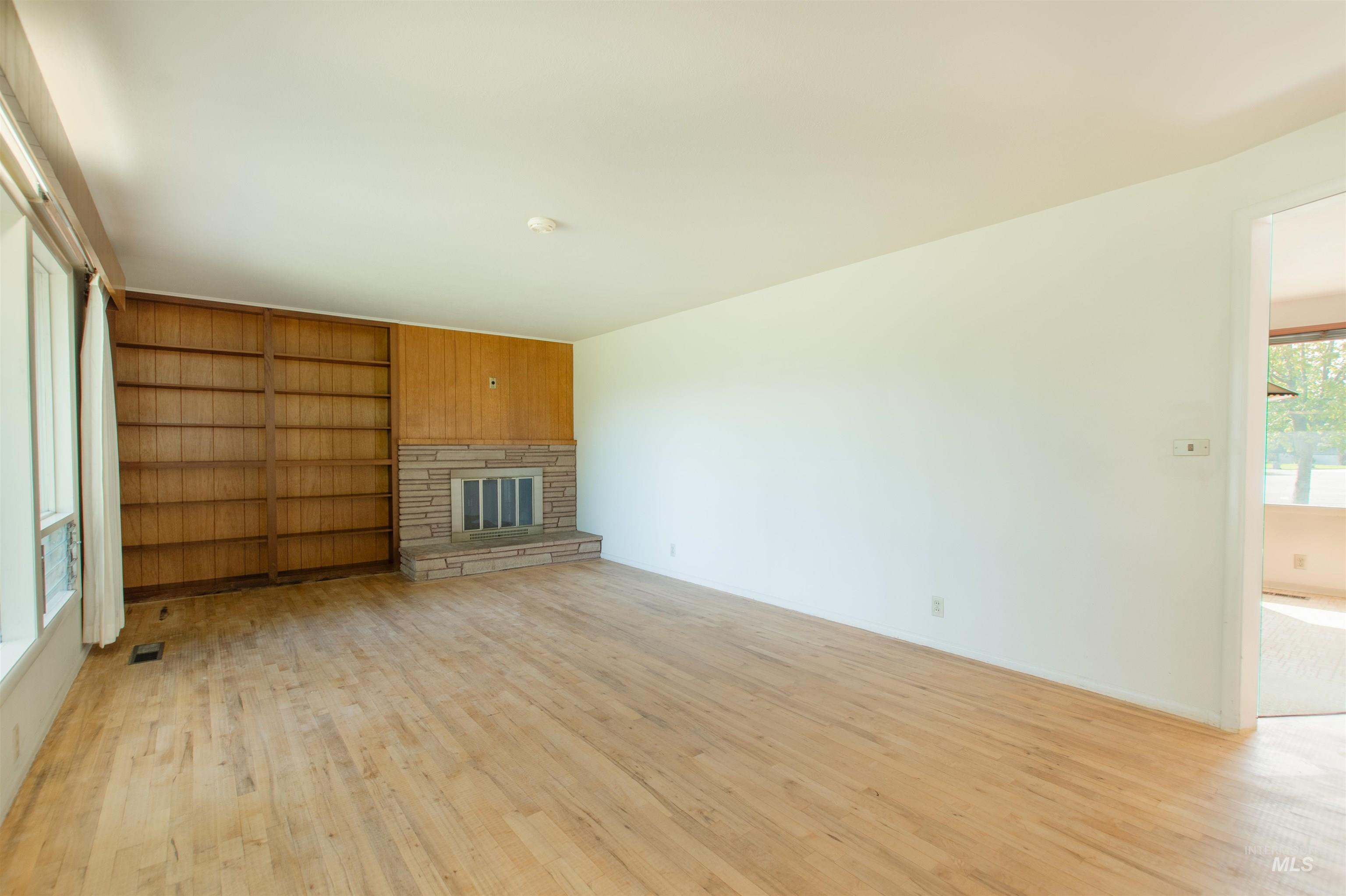 2716 N Redway Road Property Photo 6