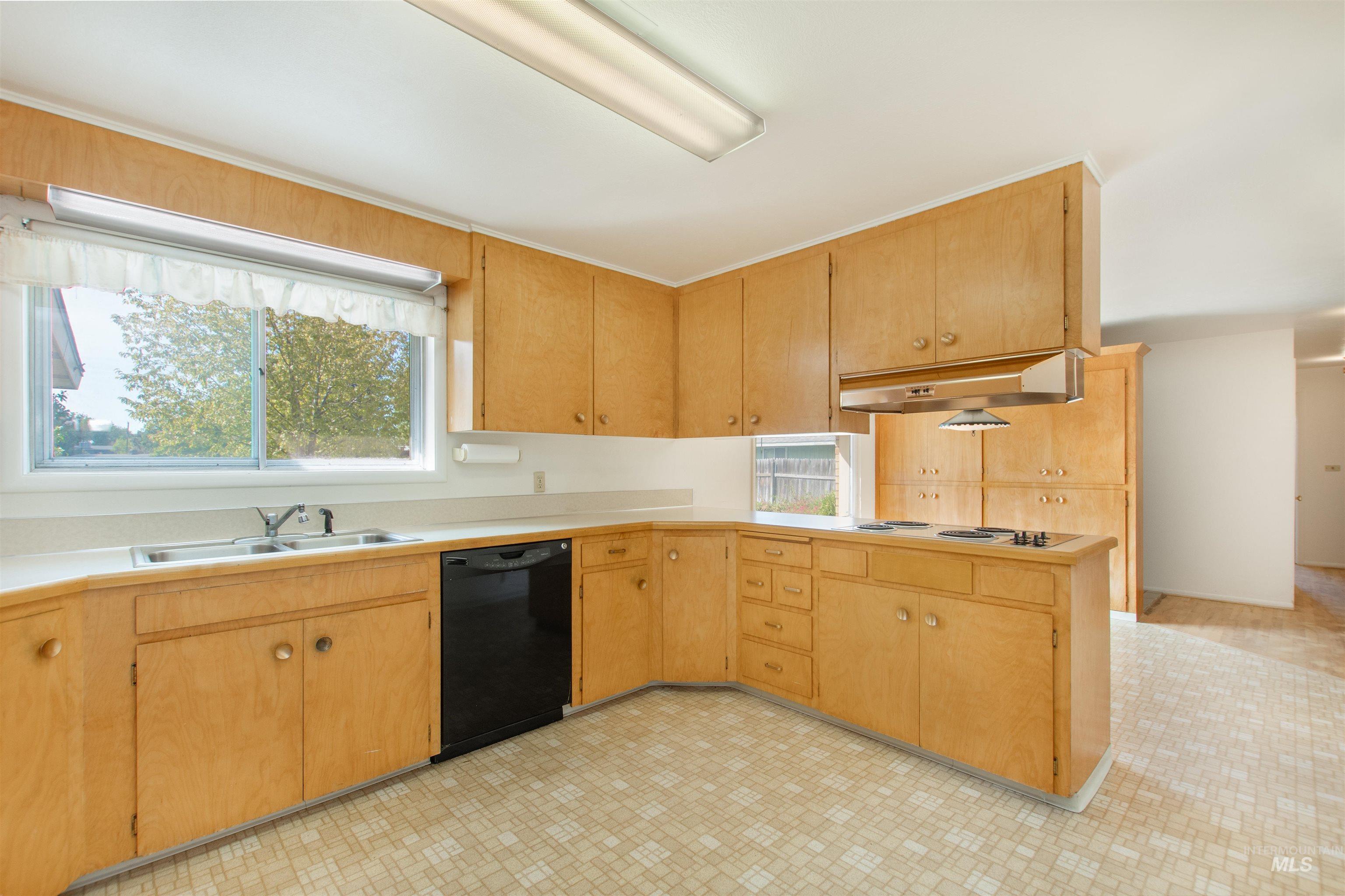 2716 N Redway Road Property Photo 11
