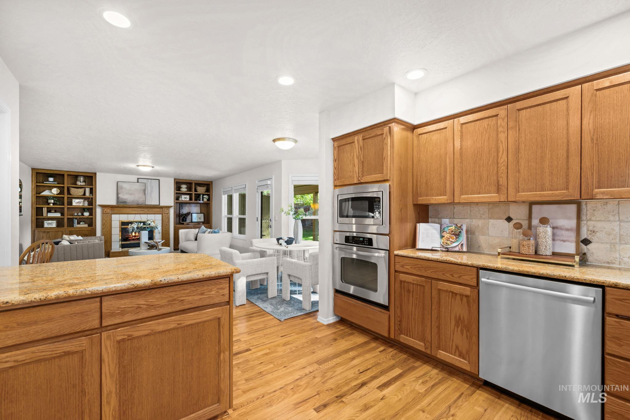 4914 N Point Place Property Photo 11