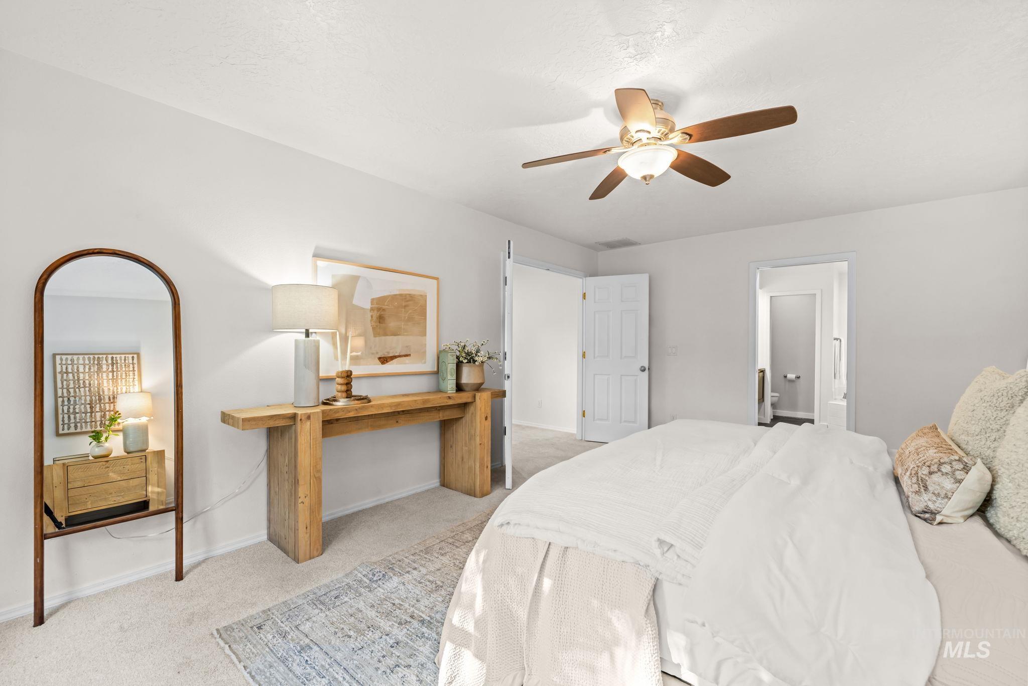4914 N Point Place Property Photo 14