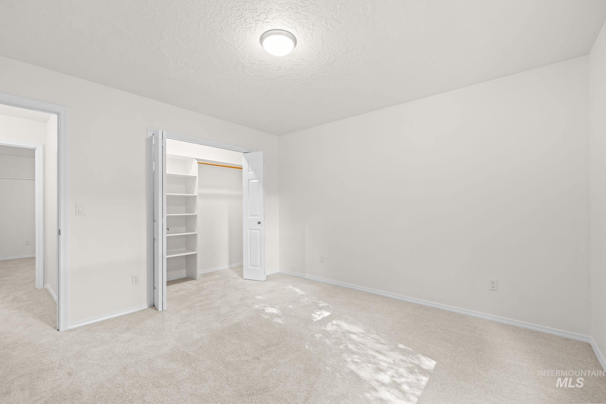 4914 N Point Place Property Photo 22